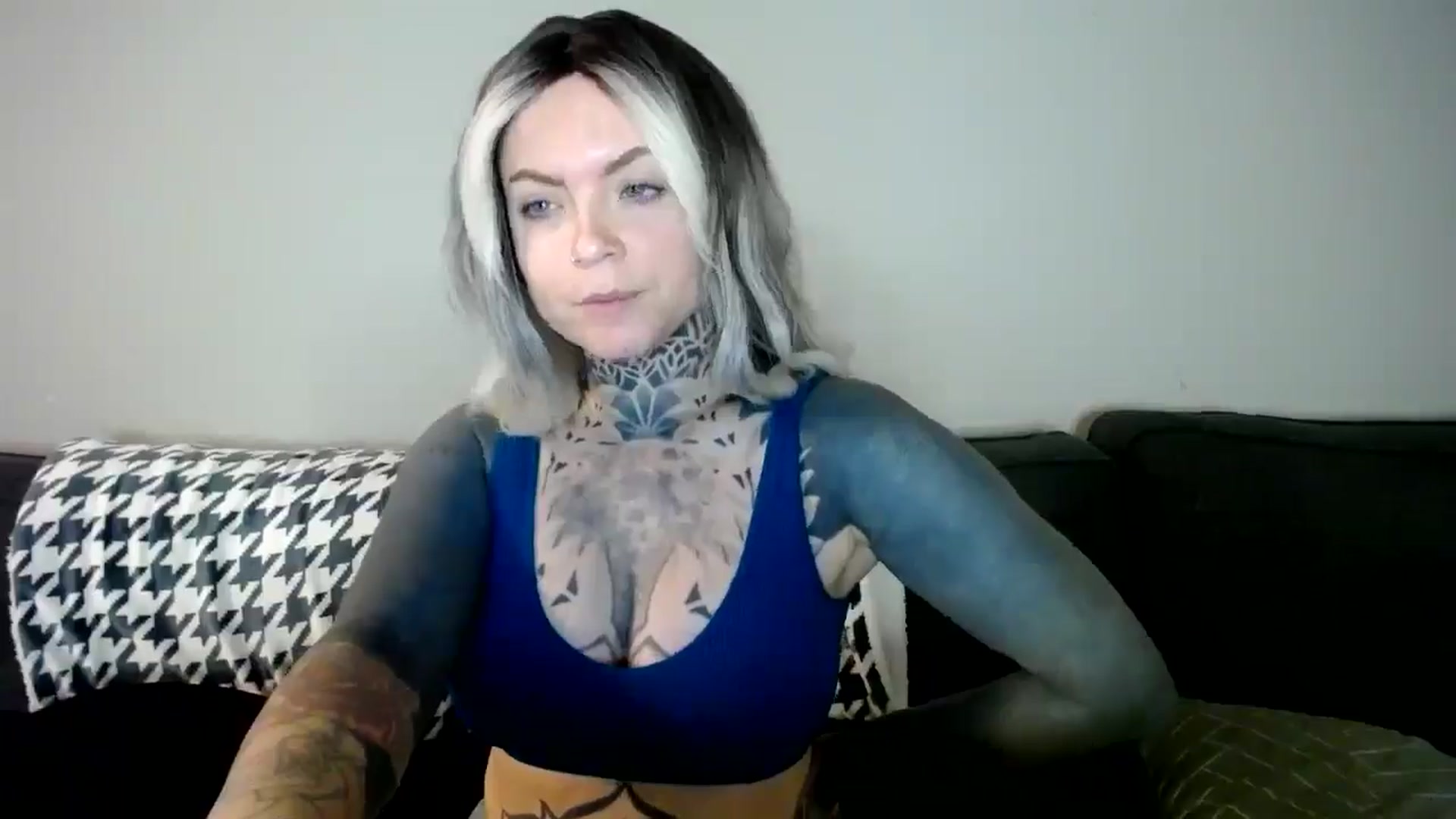 Gallery image thumbnail from ViVerdure's myfreecams stream on, 12/14/2024, 16:17 image 10 of 20