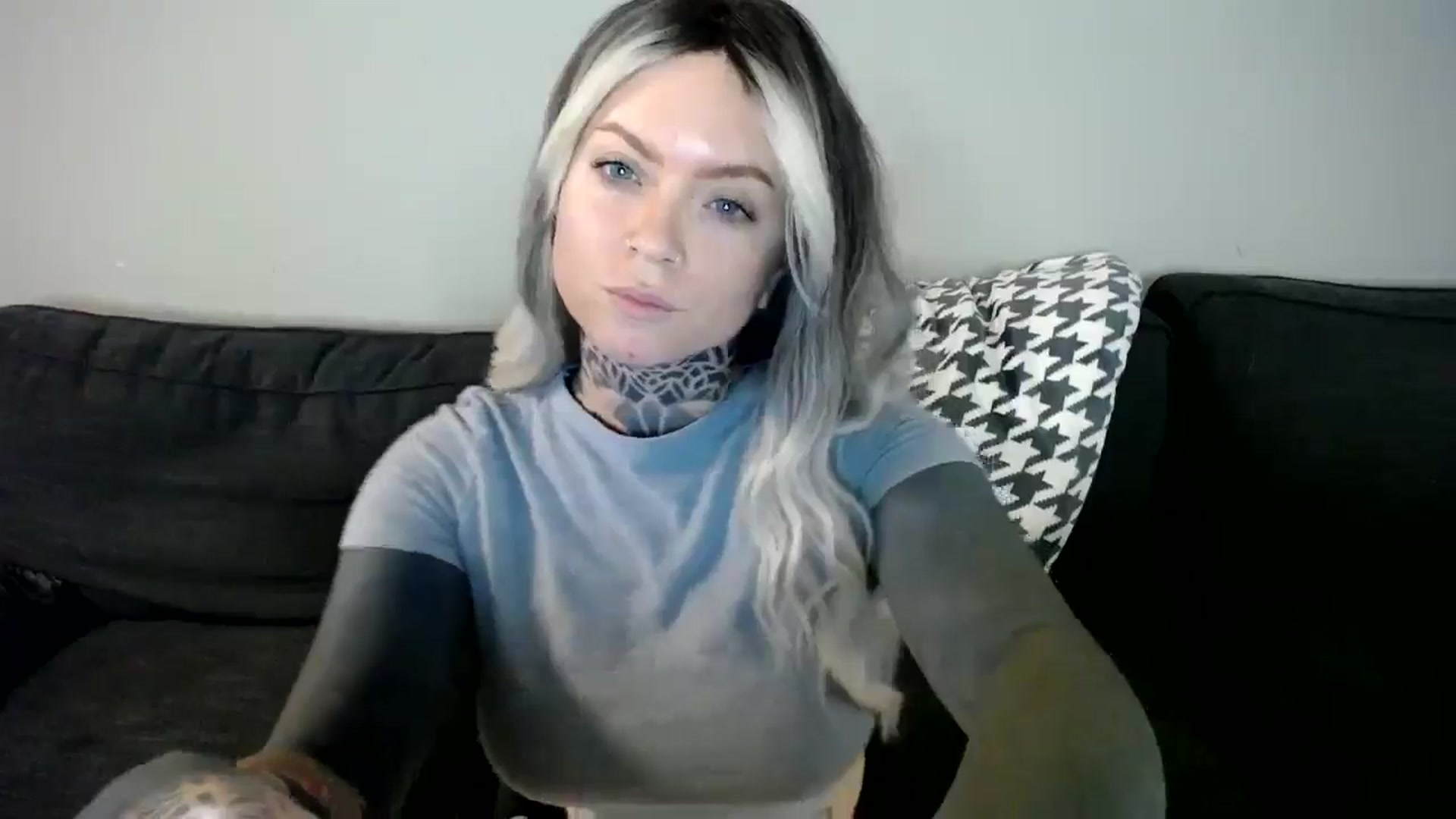 Gallery image thumbnail from ViVerdure's myfreecams stream on, 12/20/2024, 16:33 image 18 of 20