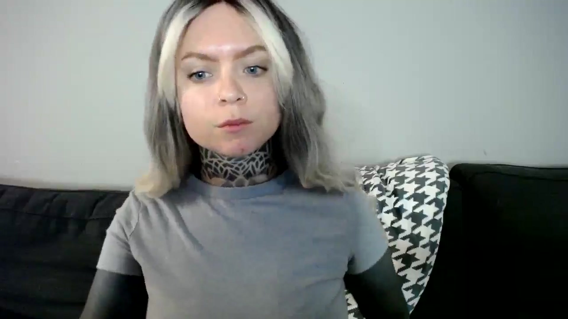 Gallery image thumbnail from ViVerdure's myfreecams stream on, 12/20/2024, 16:33 image 16 of 20
