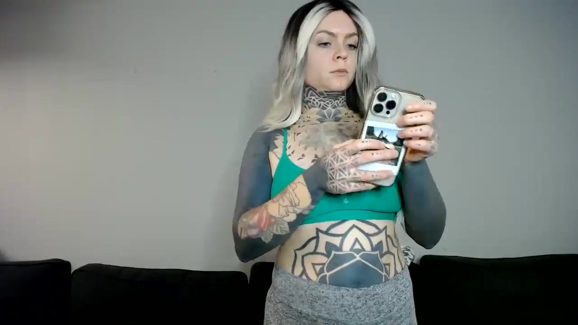Gallery image thumbnail from ViVerdure's myfreecams stream on, 12/21/2024, 17:04 image 9 of 20
