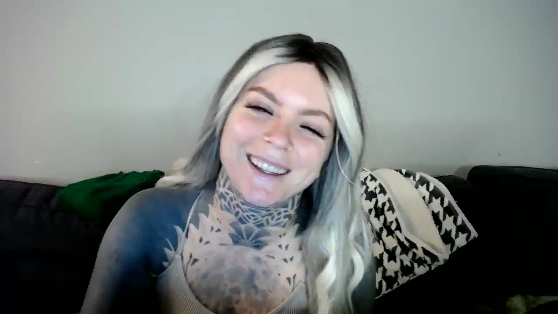 Gallery image thumbnail from ViVerdure's myfreecams stream on, 12/25/2024, 05:35 image 9 of 20