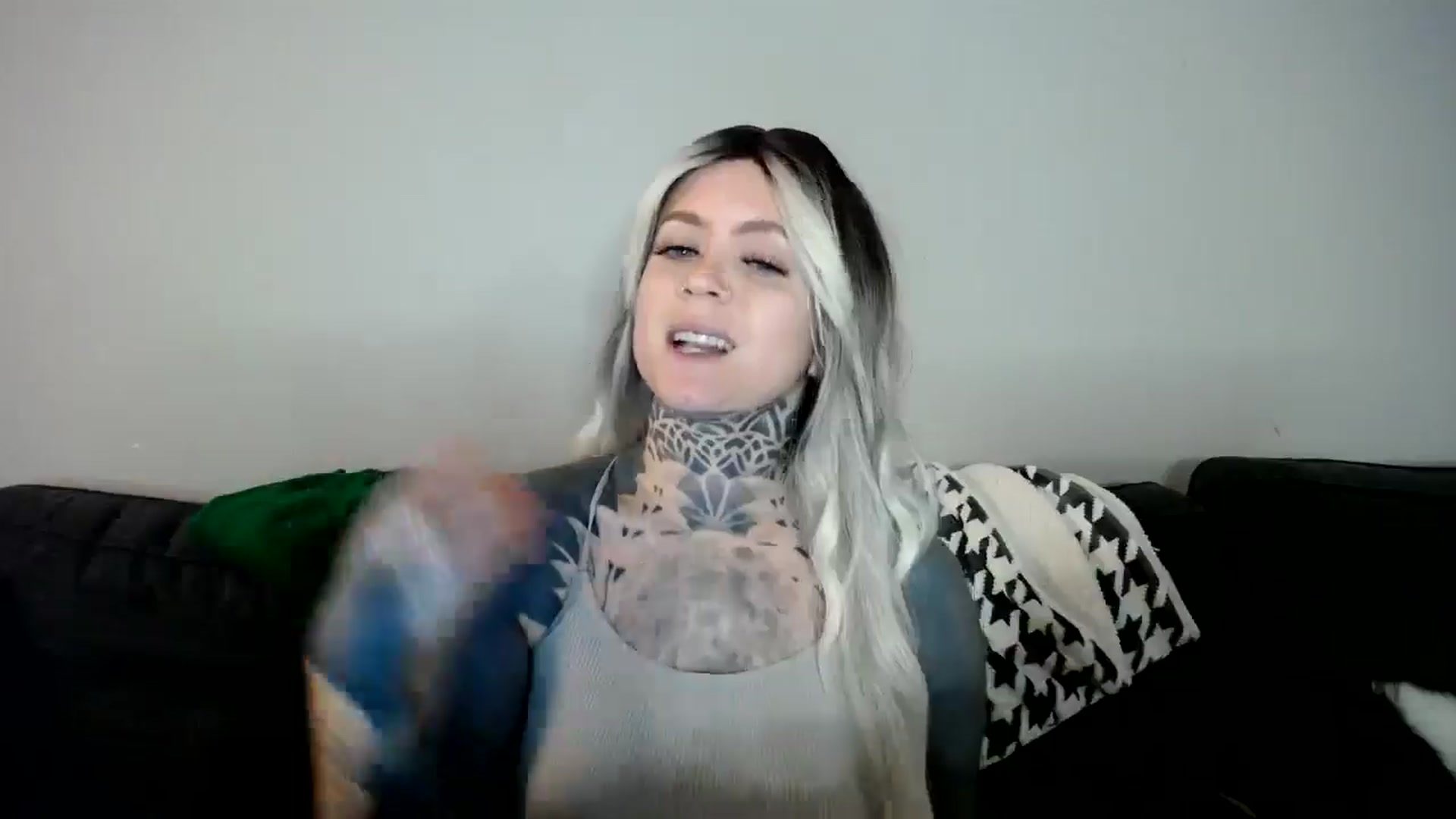 Gallery image thumbnail from ViVerdure's myfreecams stream on, 12/25/2024, 05:35 image 12 of 20