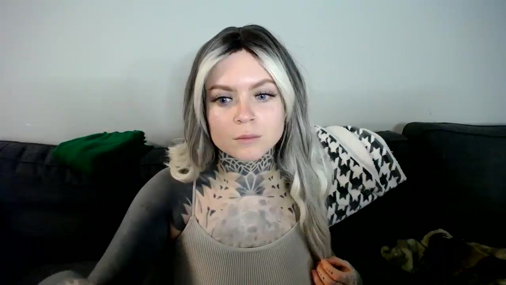 Gallery image thumbnail from ViVerdure's myfreecams stream on, 12/25/2024, 05:35 image 16 of 20