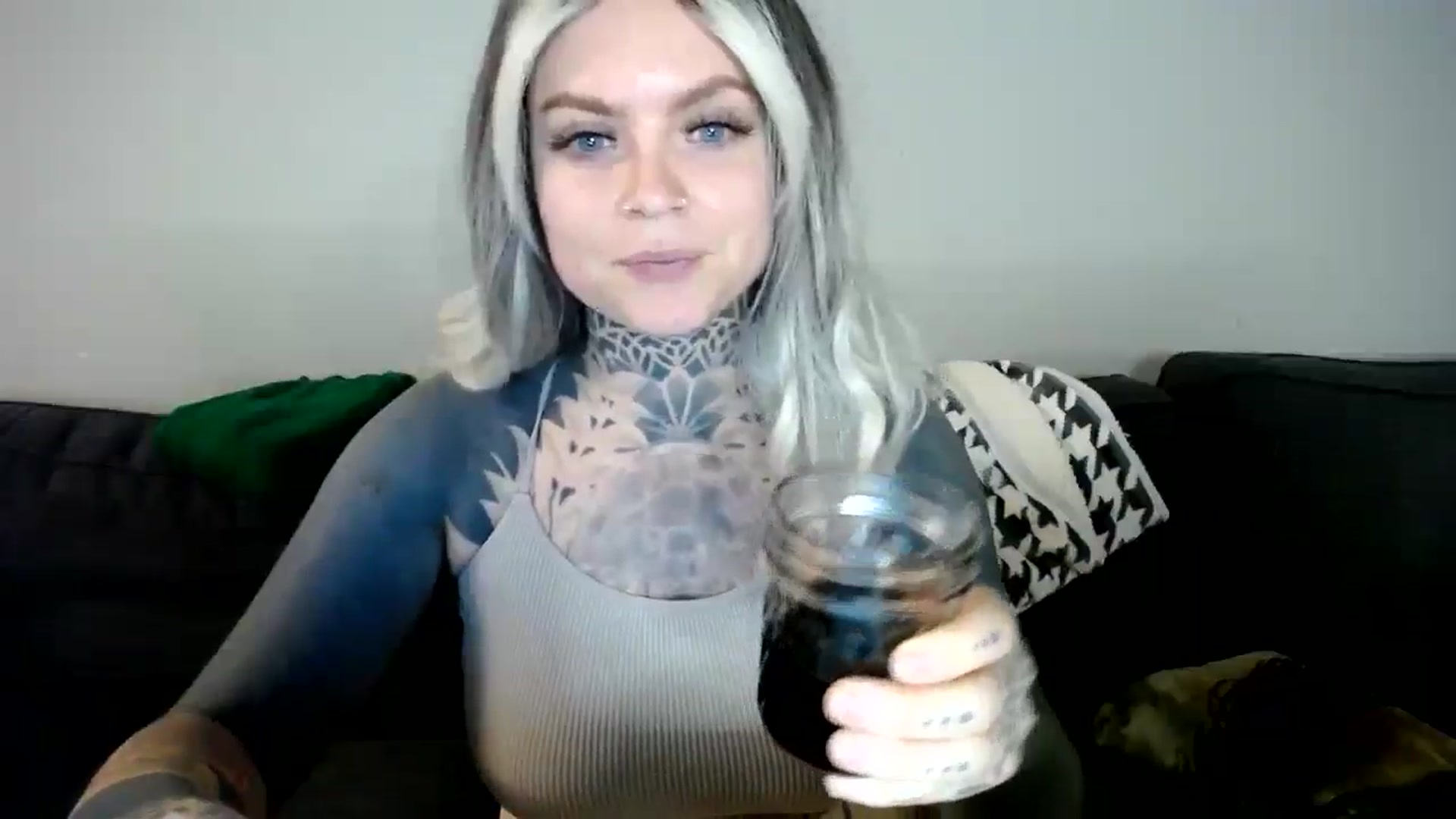 Gallery image thumbnail from ViVerdure's myfreecams stream on, 12/25/2024, 05:35 image 15 of 20