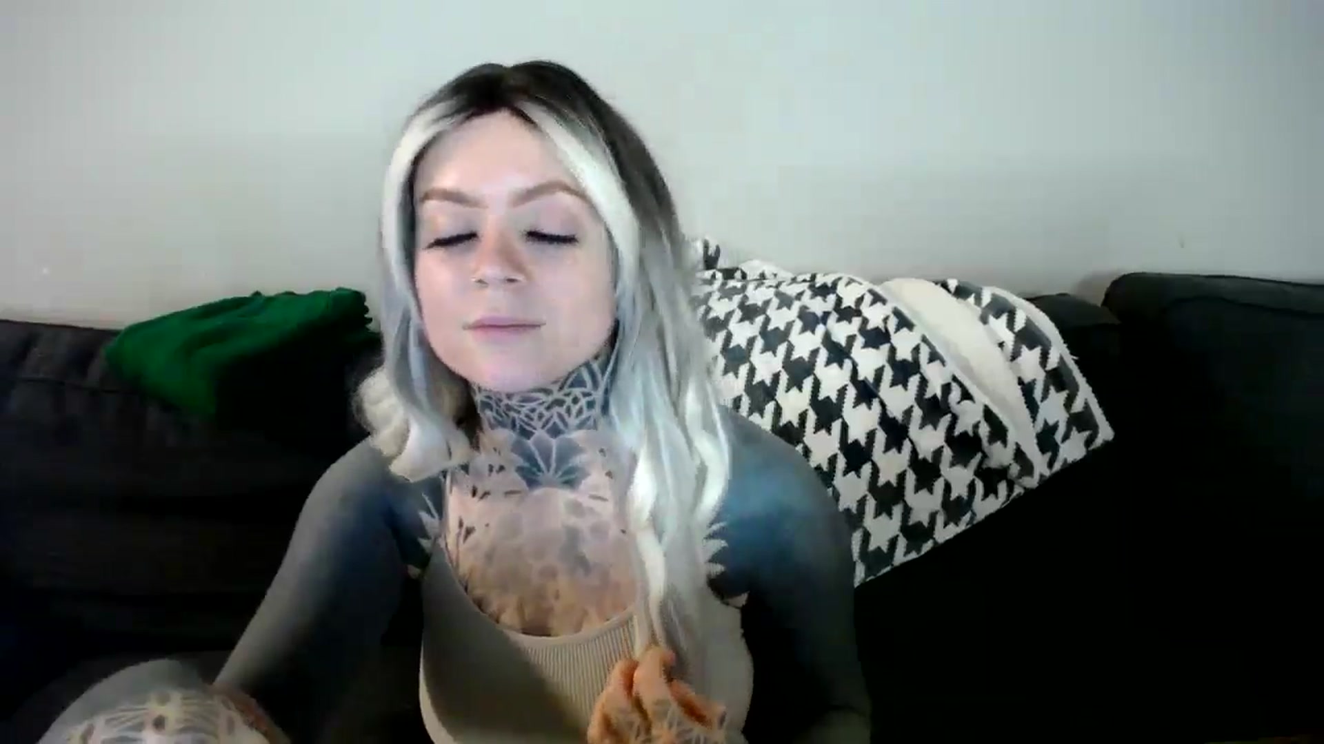 Gallery image thumbnail from ViVerdure's myfreecams stream on, 12/25/2024, 05:35 image 20 of 20