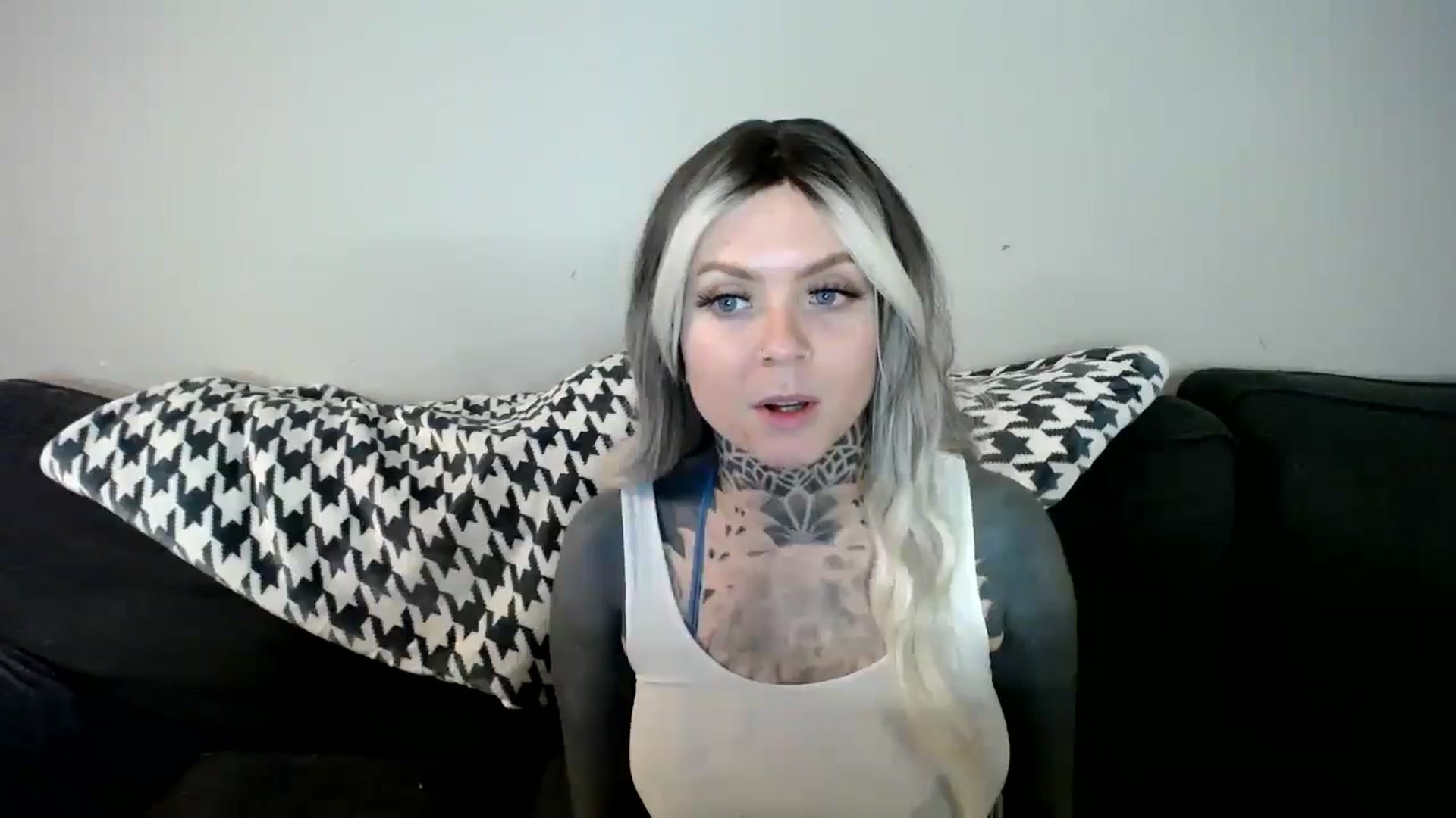 Gallery image thumbnail from ViVerdure's myfreecams stream on, 01/02/2025, 06:10 image 14 of 20