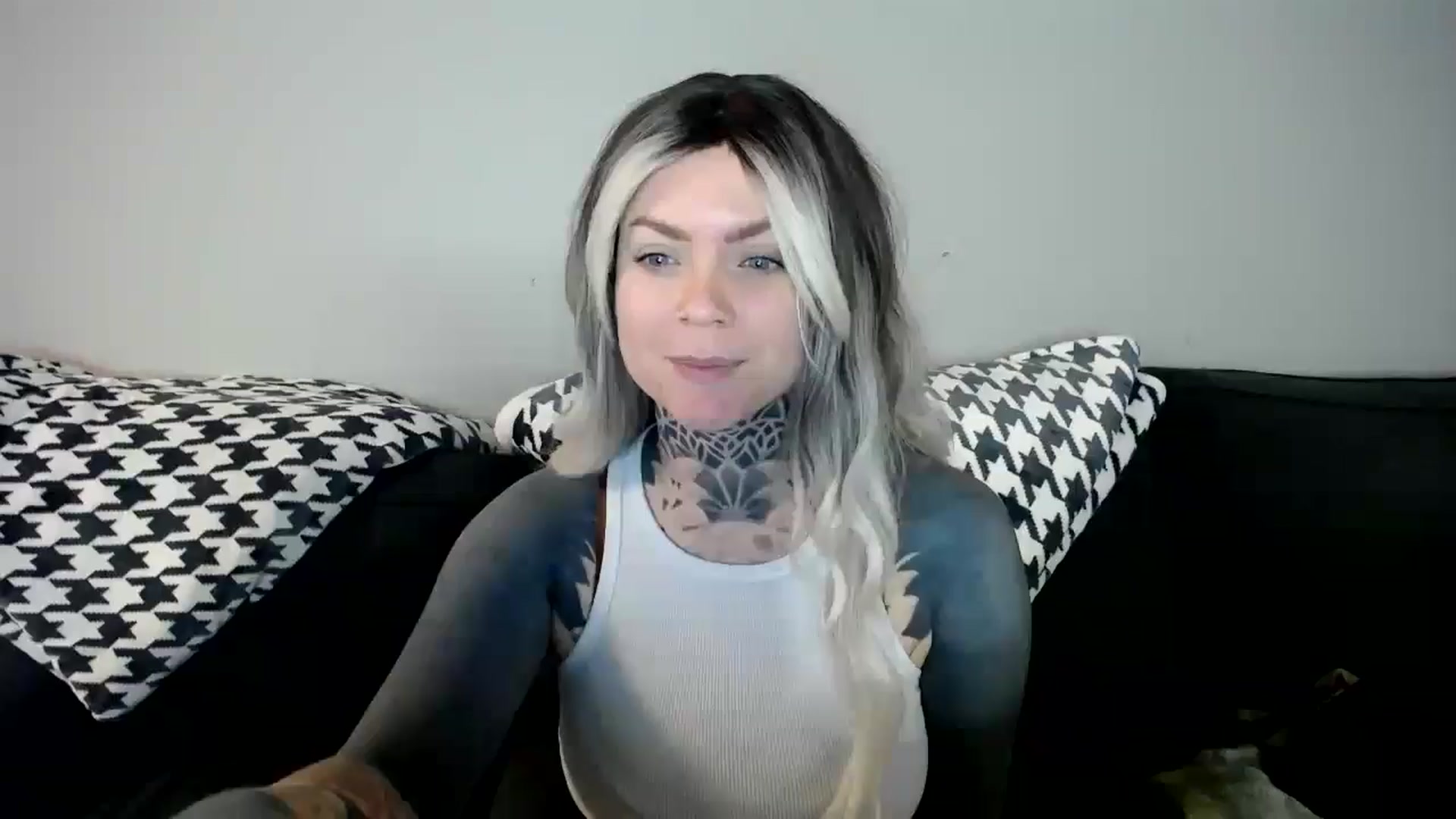 Gallery image thumbnail from ViVerdure's myfreecams stream on, 01/03/2025, 16:58 image 1 of 20
