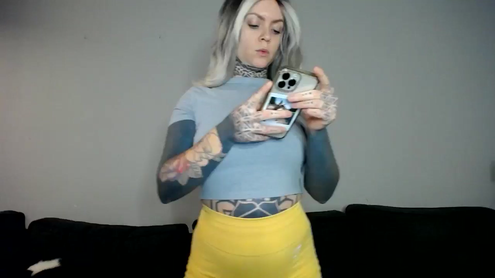 Gallery image thumbnail from ViVerdure's myfreecams stream on, 01/04/2025, 16:51 image 12 of 20