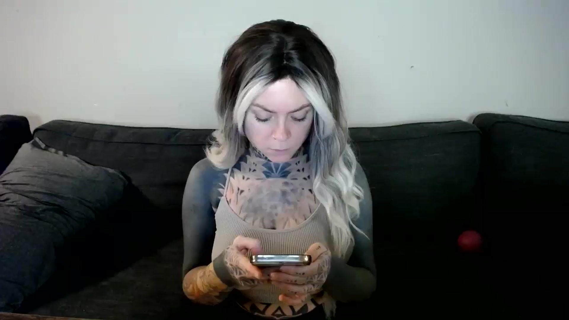 Gallery image thumbnail from ViVerdure's myfreecams stream on, 01/05/2025, 16:49 image 1 of 20