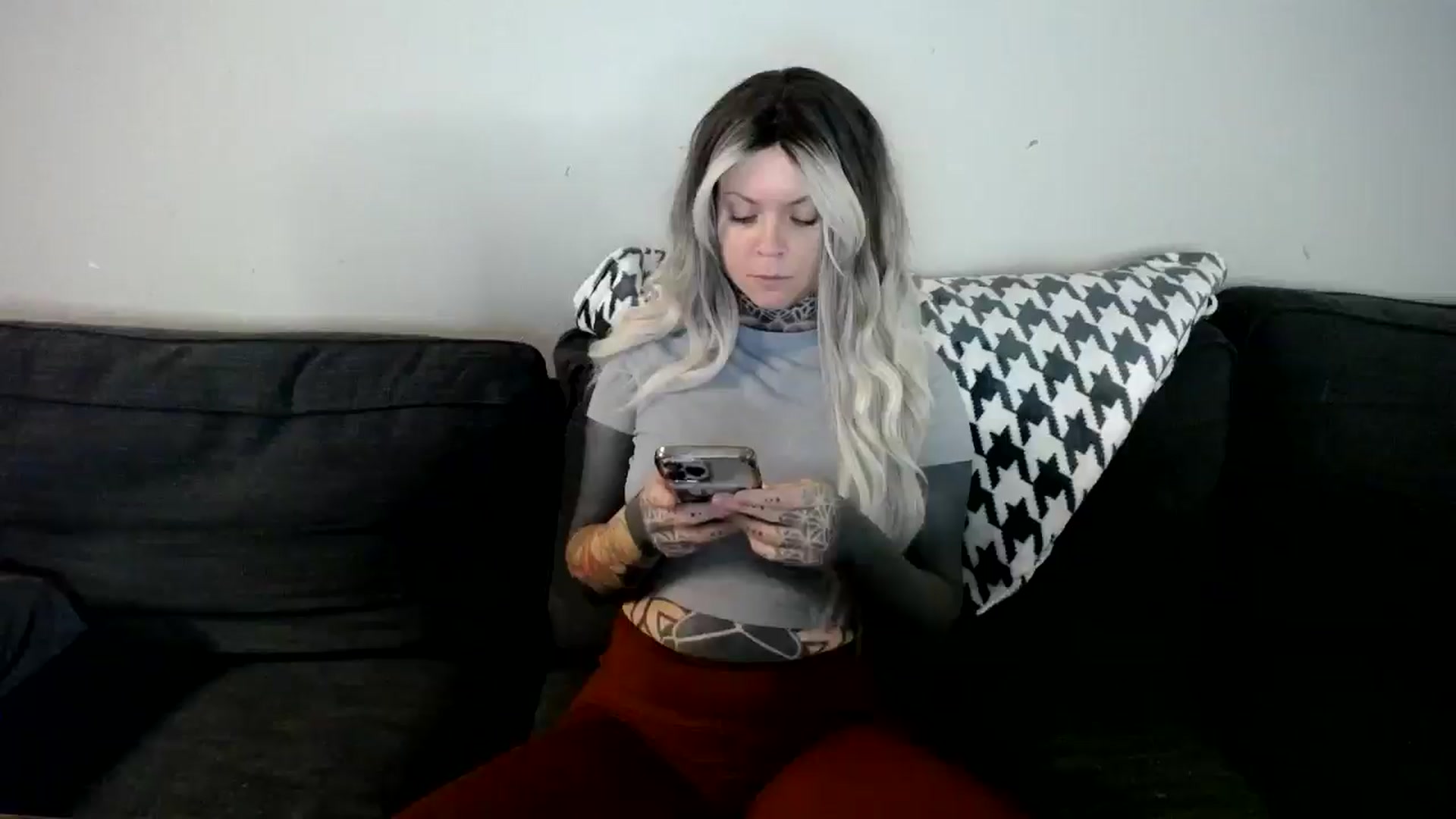 Gallery image thumbnail from ViVerdure's myfreecams stream on, 01/12/2025, 16:32 image 14 of 20