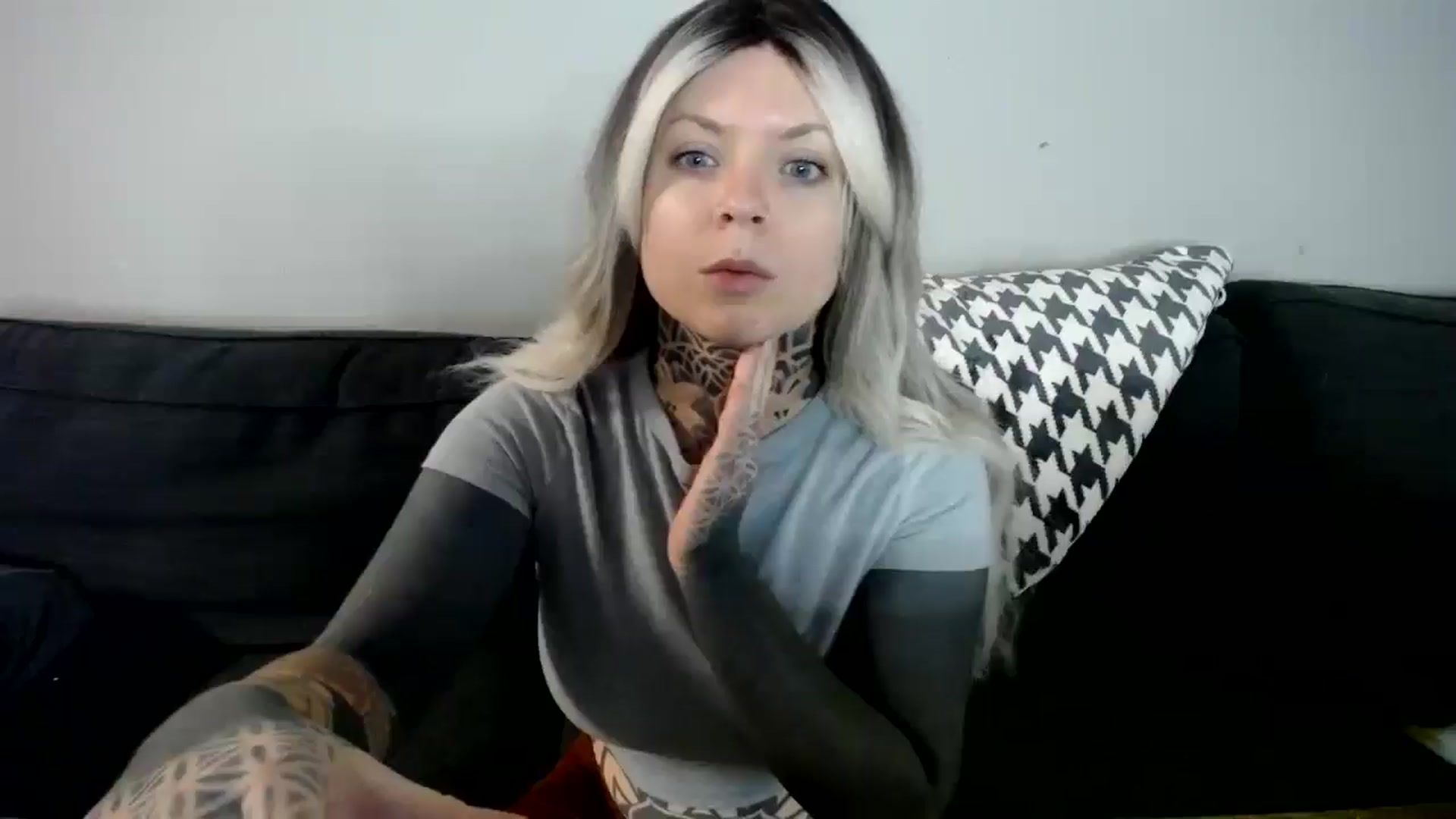 Gallery image thumbnail from ViVerdure's myfreecams stream on, 01/12/2025, 16:32 image 1 of 20