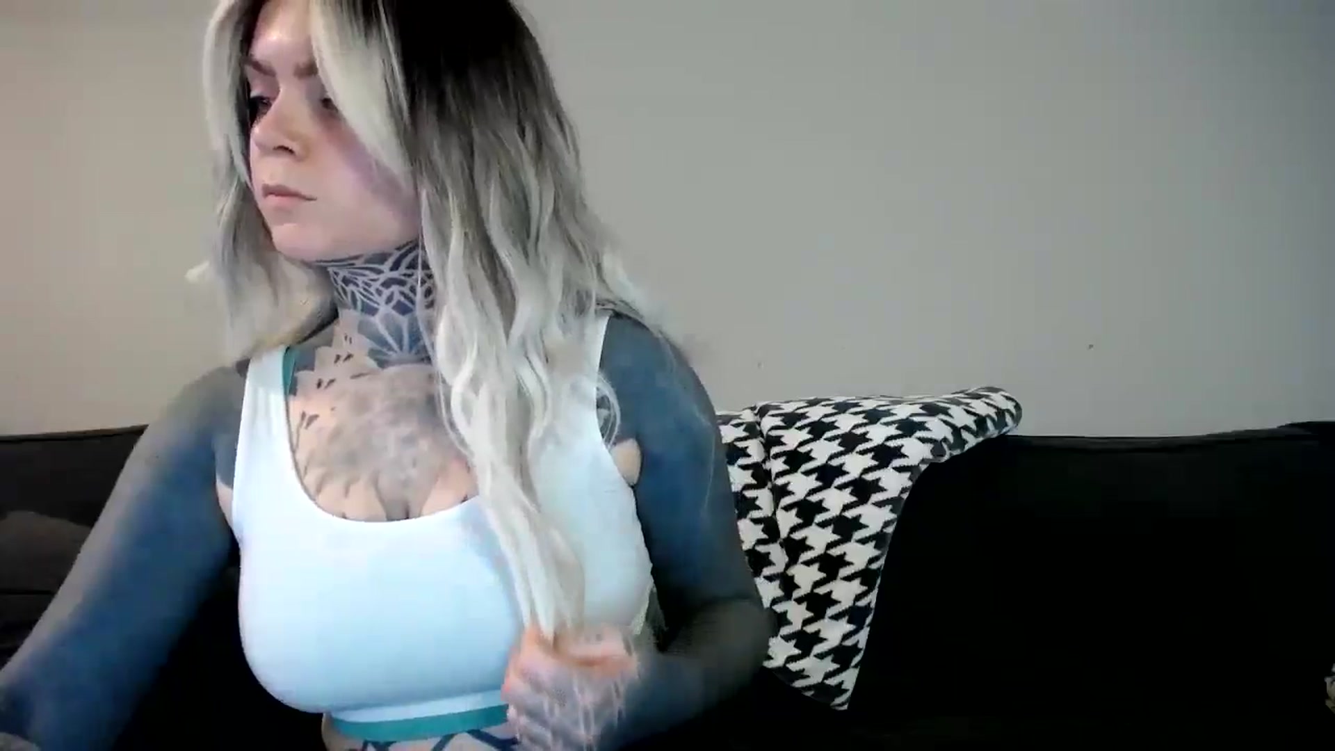 Gallery image thumbnail from ViVerdure's myfreecams stream on, 01/26/2025, 16:36 image 15 of 20