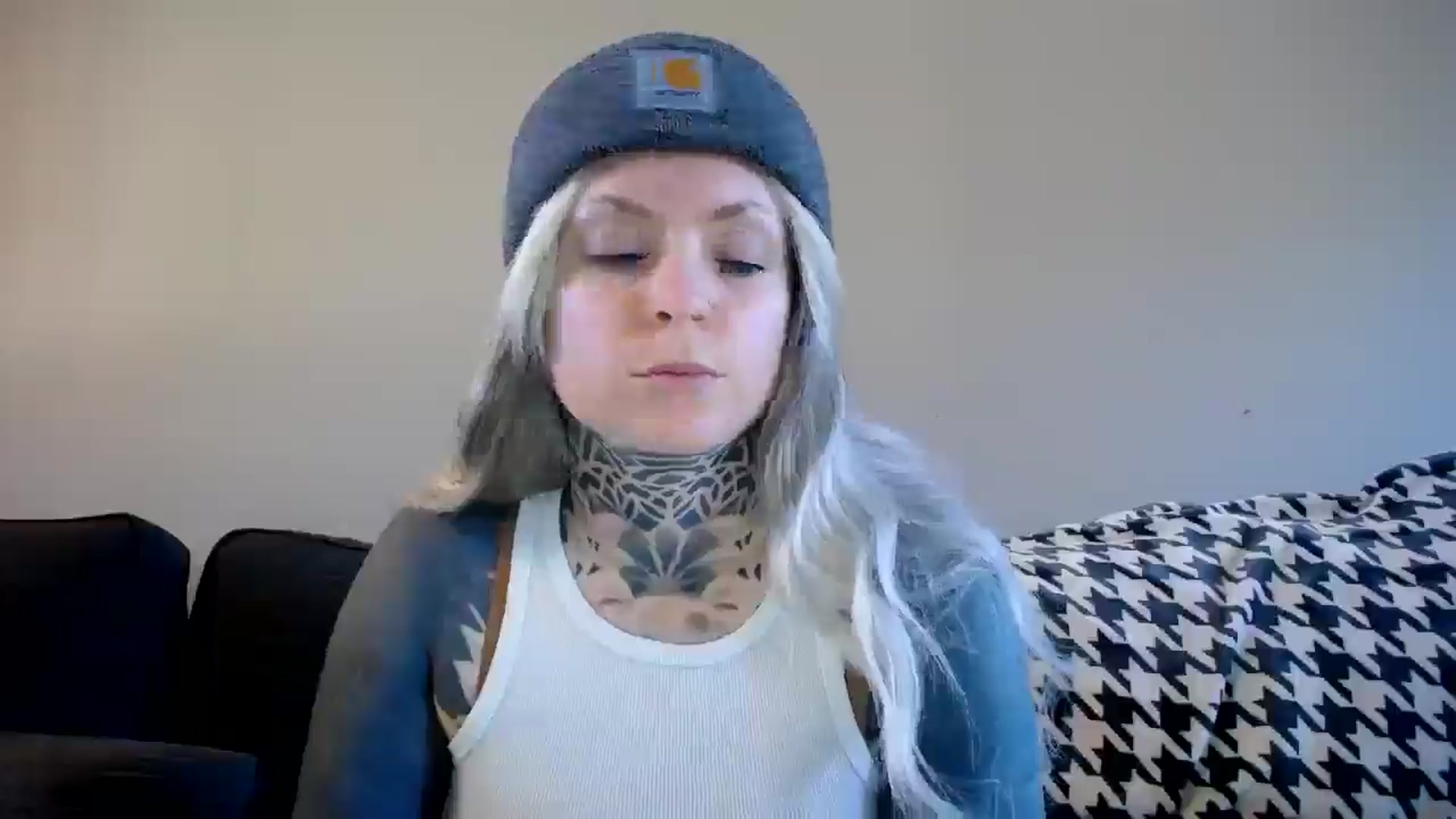 Gallery image thumbnail from ViVerdure's myfreecams stream on, 04/13/2025, 16:02 image 6 of 20