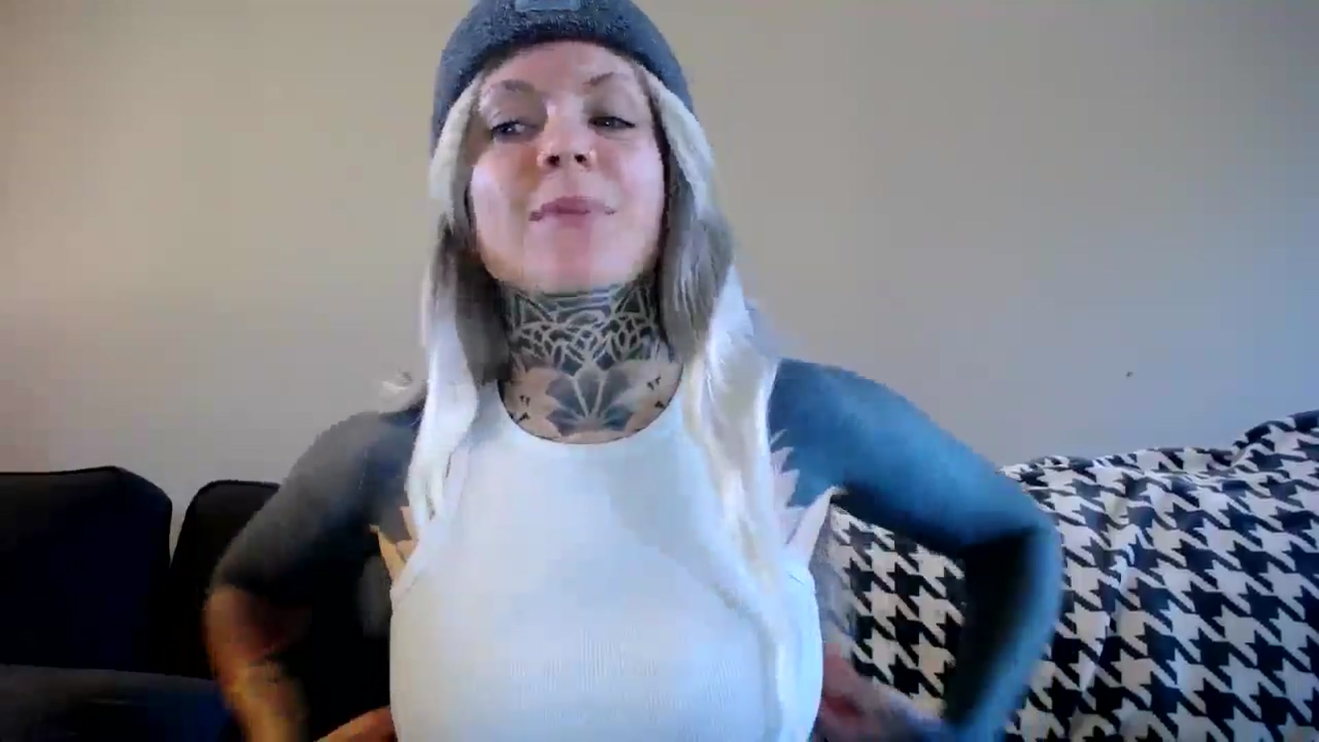 Gallery image thumbnail from ViVerdure's myfreecams stream on, 04/13/2025, 16:02 image 10 of 20