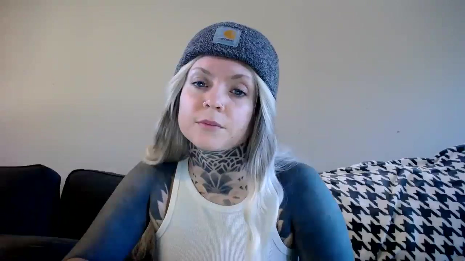 Gallery image thumbnail from ViVerdure's myfreecams stream on, 04/13/2025, 16:02 image 15 of 20