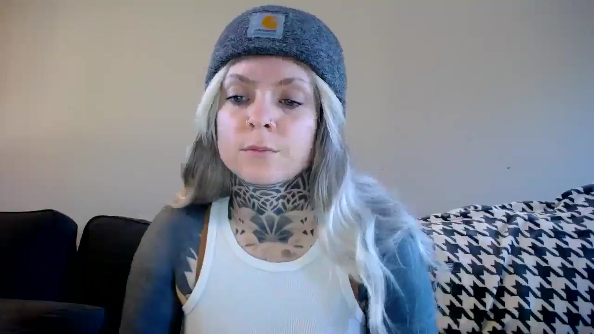 Gallery image thumbnail from ViVerdure's myfreecams stream on, 04/13/2025, 16:02 image 4 of 20