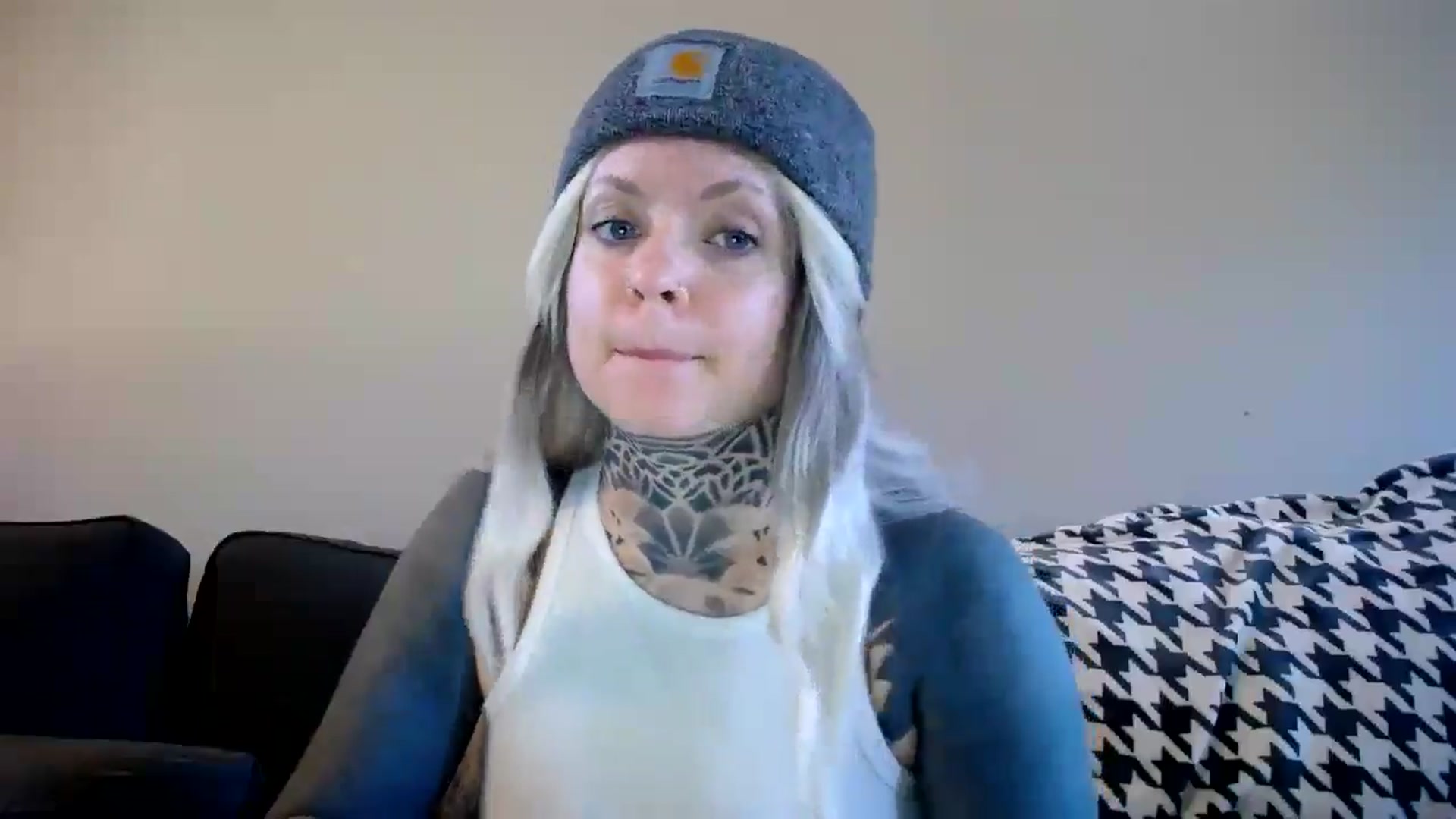 Gallery image thumbnail from ViVerdure's myfreecams stream on, 04/13/2025, 16:02 image 13 of 20