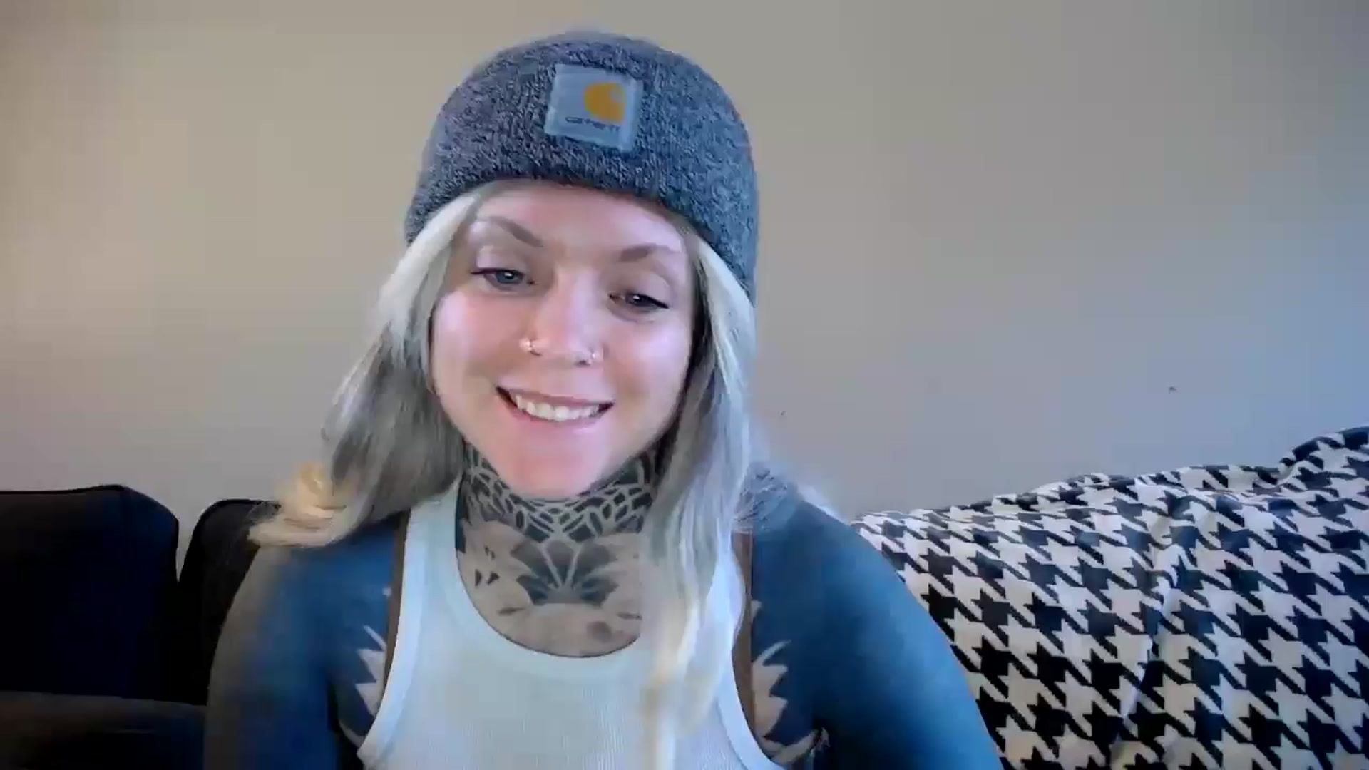 Gallery image thumbnail from ViVerdure's myfreecams stream on, 04/13/2025, 16:02 image 7 of 20