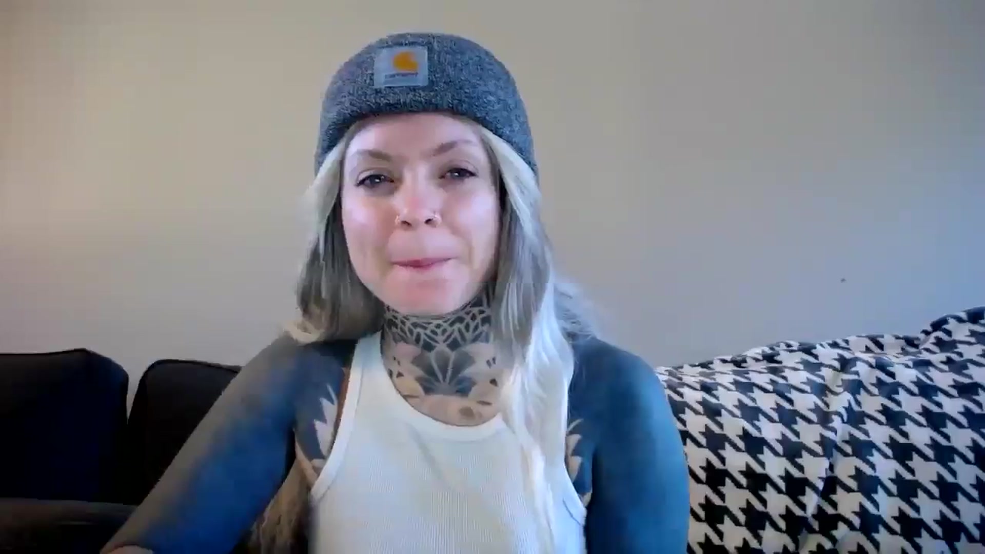 Gallery image thumbnail from ViVerdure's myfreecams stream on, 04/13/2025, 16:02 image 14 of 20