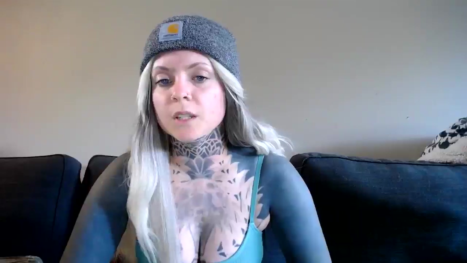 Gallery image thumbnail from ViVerdure's myfreecams stream on, 04/21/2025, 24:32 image 7 of 20