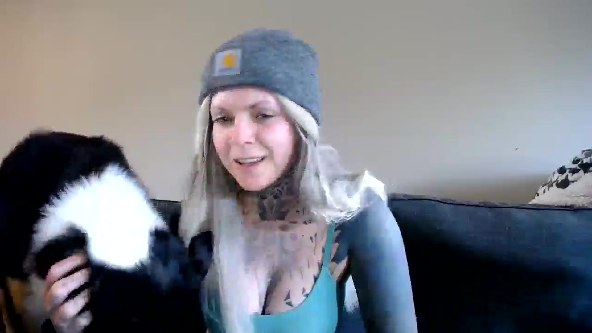 Gallery image thumbnail from ViVerdure's myfreecams stream on, 04/21/2025, 24:32 image 6 of 20