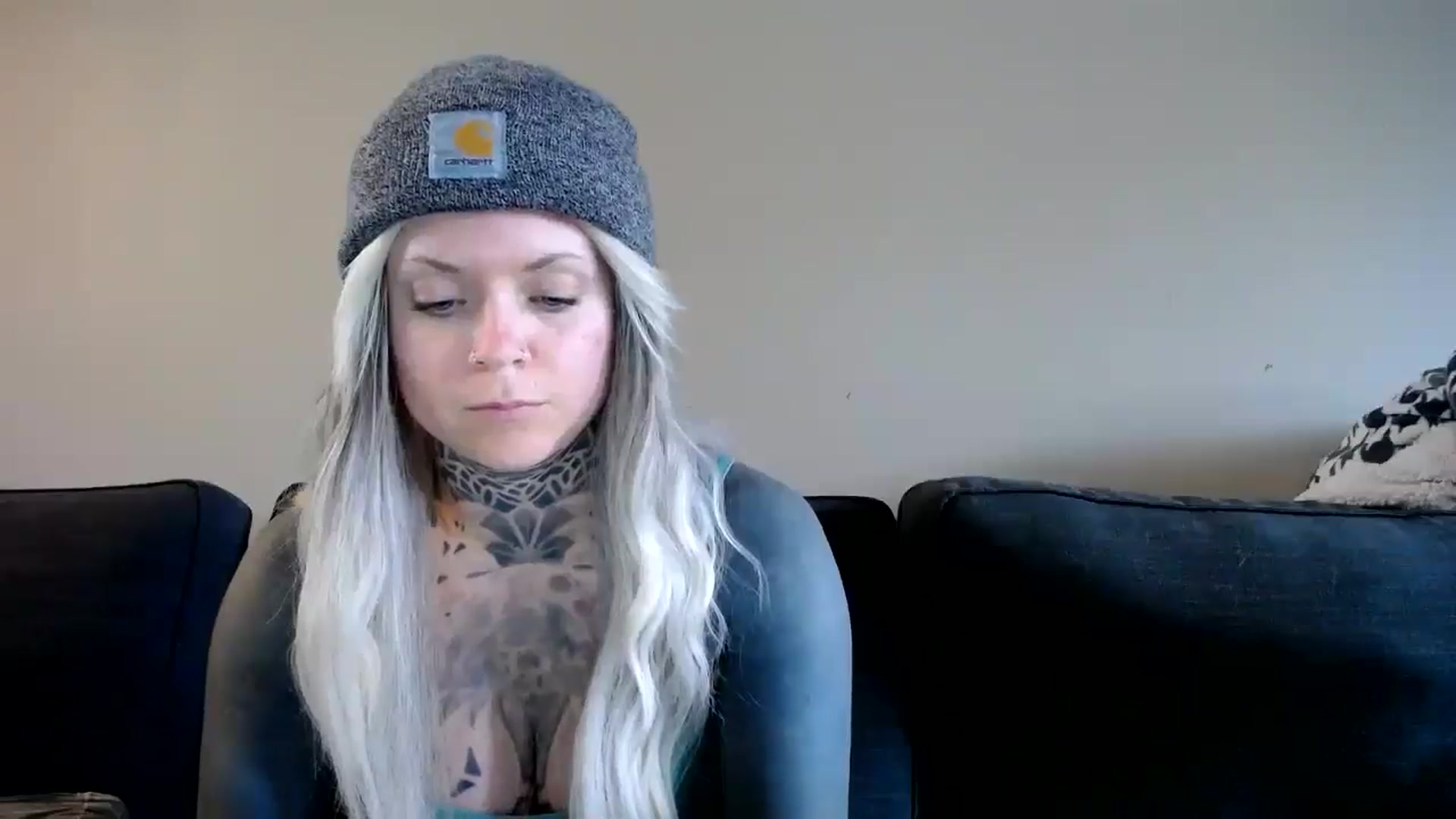 Gallery image thumbnail from ViVerdure's myfreecams stream on, 04/21/2025, 24:32 image 19 of 20