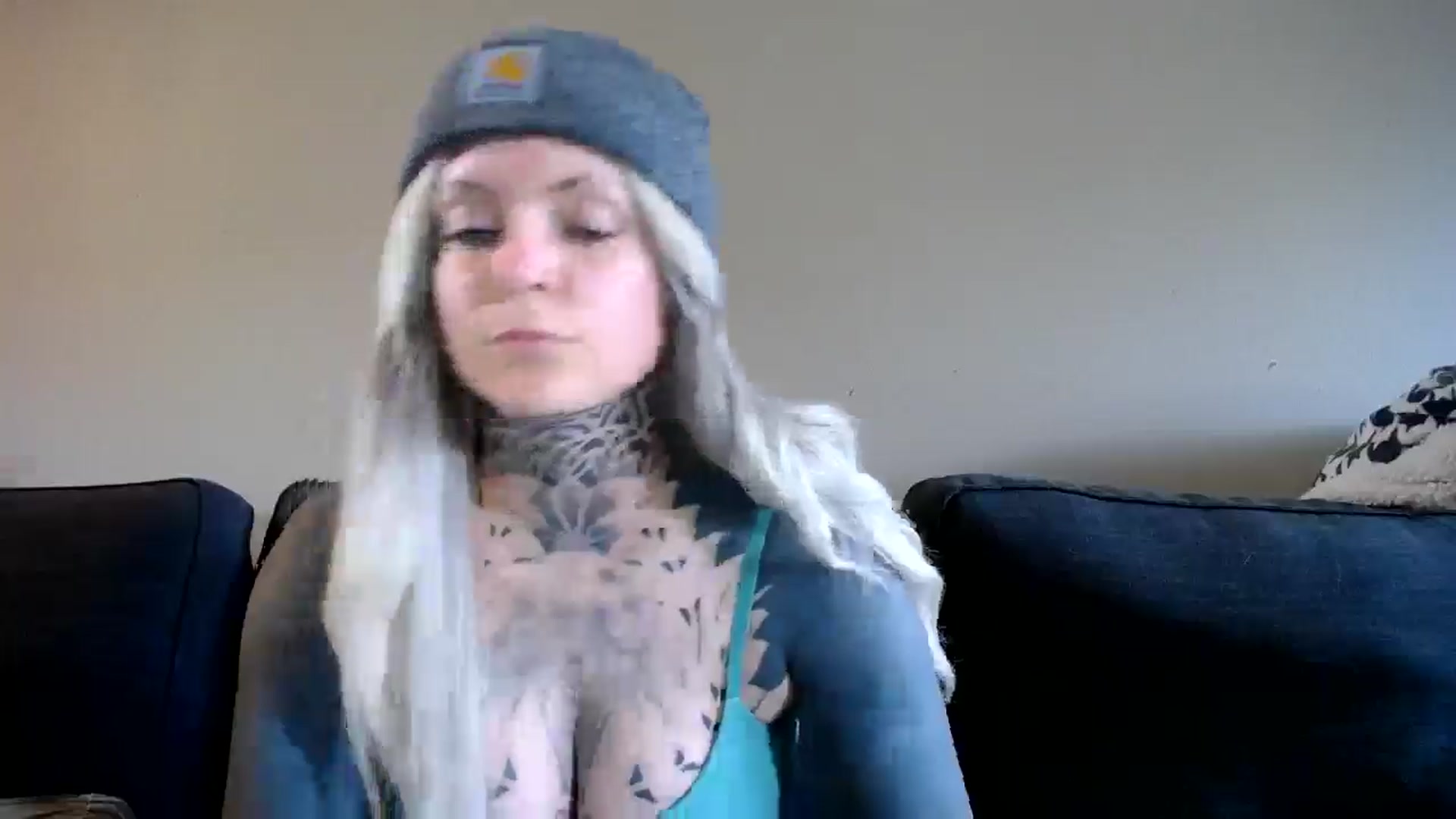 Gallery image thumbnail from ViVerdure's myfreecams stream on, 04/21/2025, 24:32 image 9 of 20