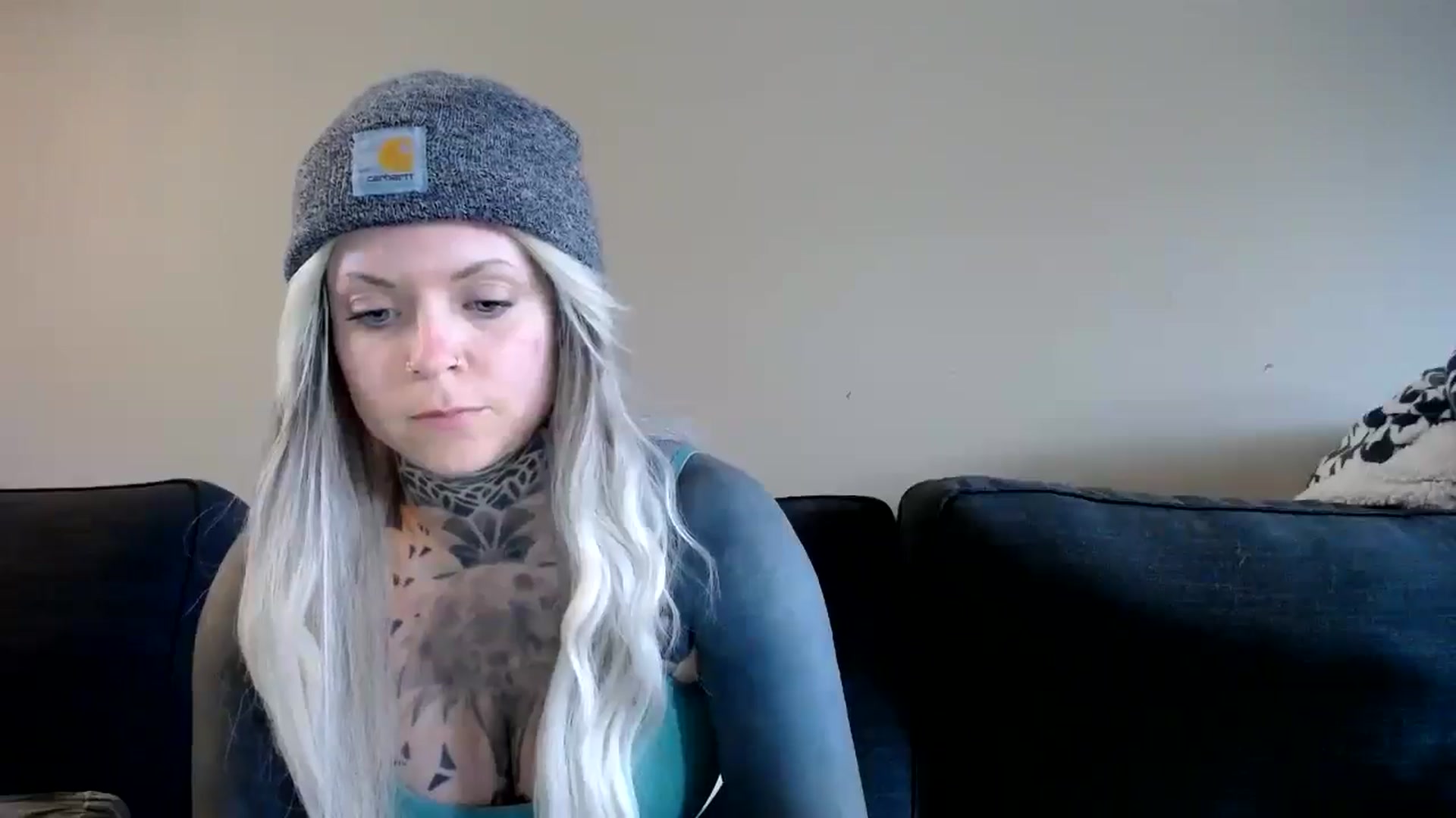 Gallery image thumbnail from ViVerdure's myfreecams stream on, 04/21/2025, 24:32 image 18 of 20