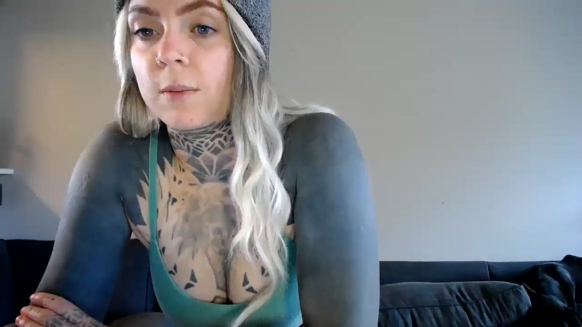 Gallery image thumbnail from ViVerdure's myfreecams stream on, 08/03/2025, 19:30 image 16 of 20