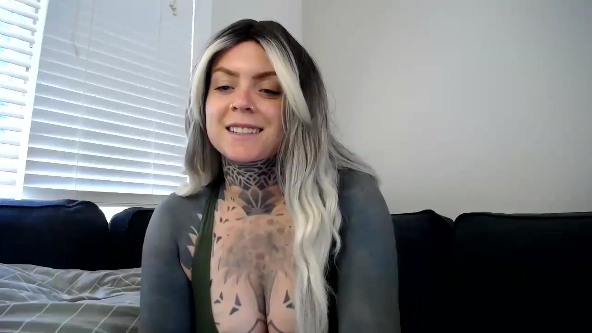 Gallery image thumbnail from ViVerdure's myfreecams stream on, 08/10/2025, 21:02 image 9 of 20