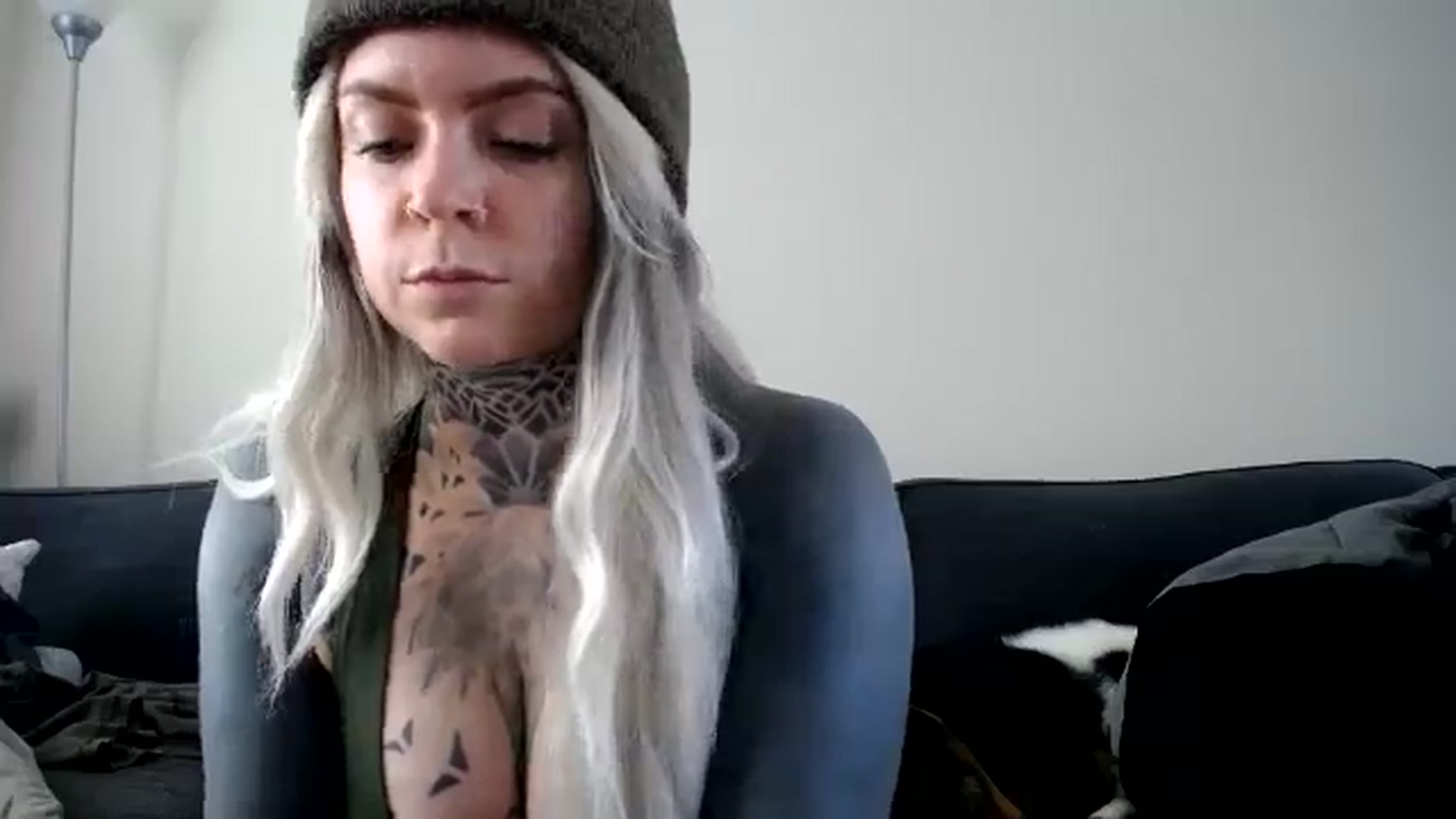 Gallery image thumbnail from ViVerdure's myfreecams stream on, 12/28/2025, 20:01 image 17 of 20