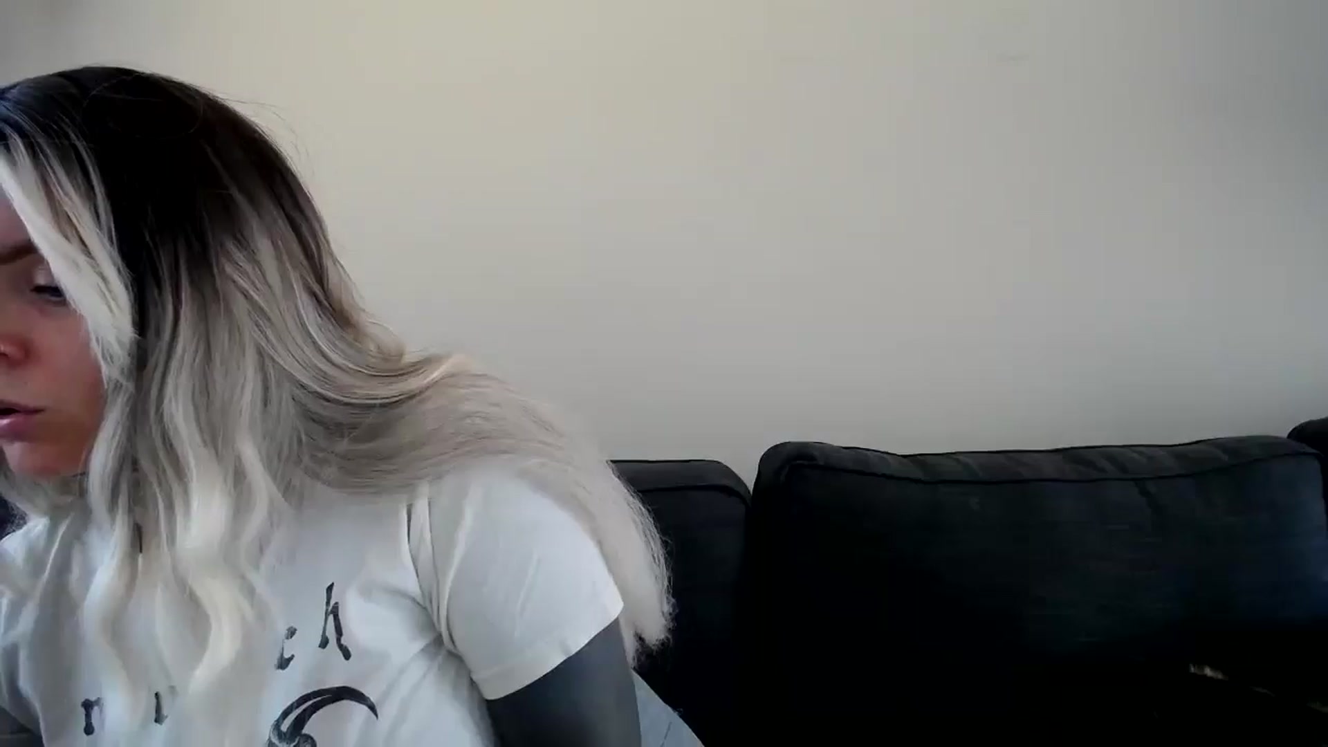 Gallery image thumbnail from ViVerdure's myfreecams stream on, 05/03/2026, 23:57 image 5 of 20