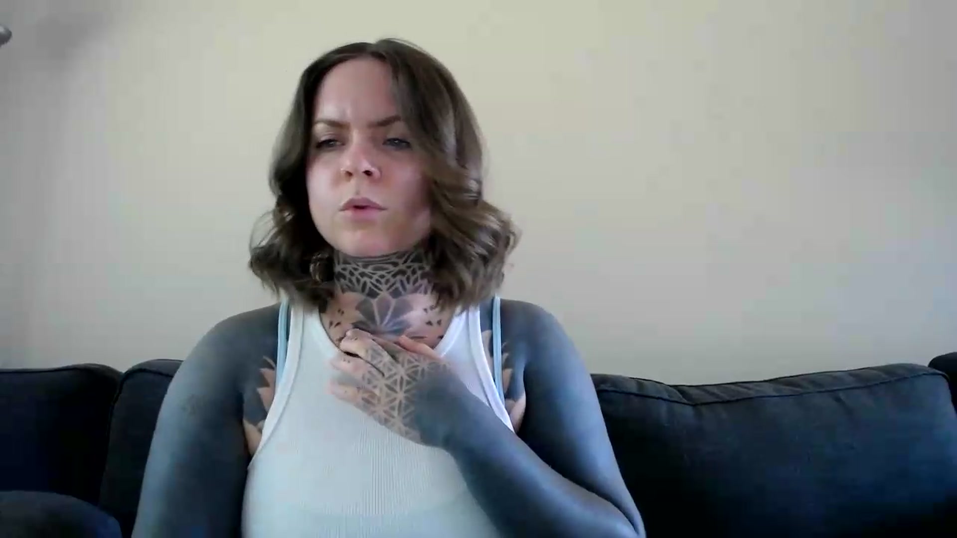 Gallery image thumbnail from ViVerdure's myfreecams stream on, 06/01/2026, 01:55 image 10 of 20