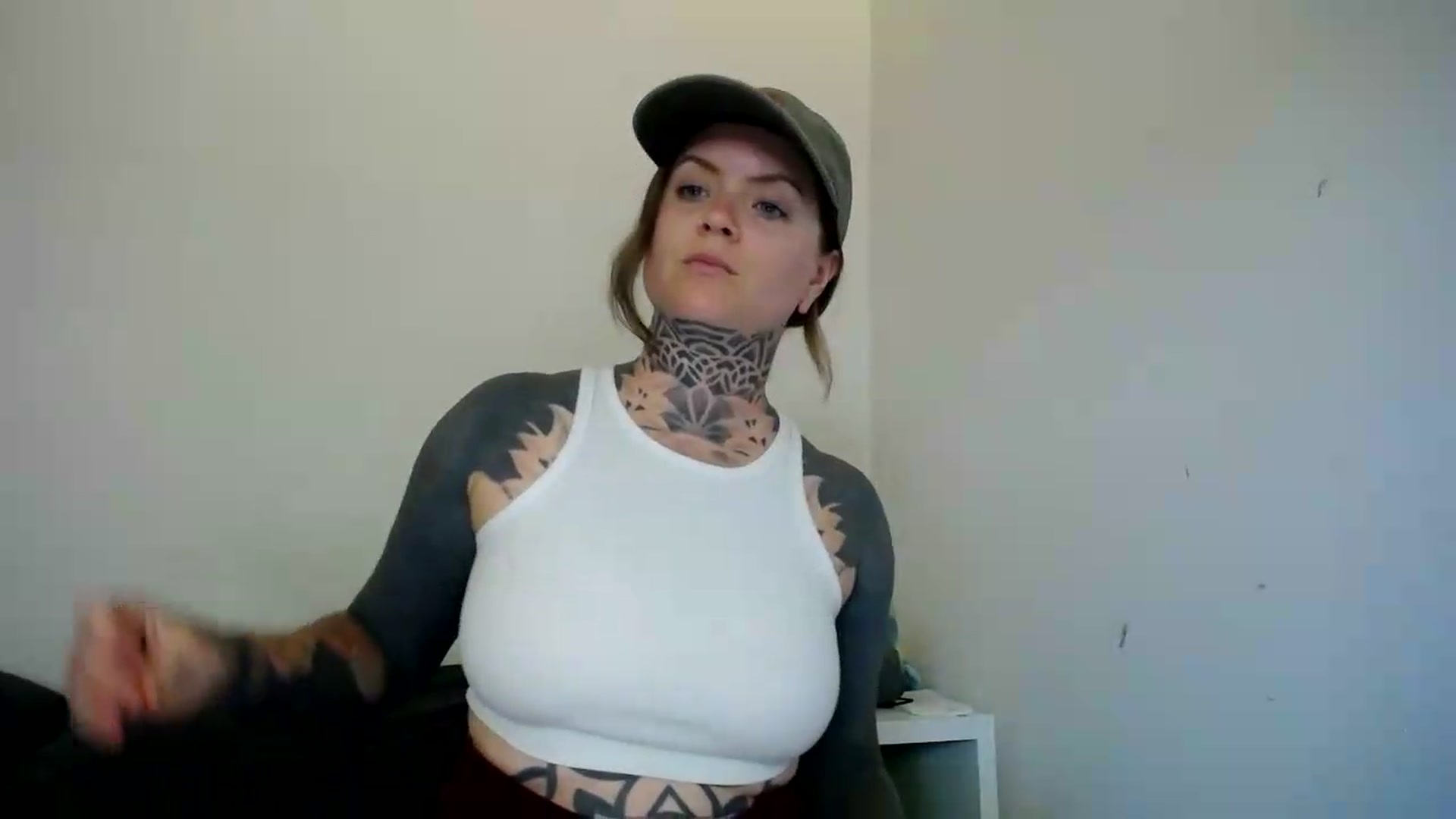 Gallery image thumbnail from ViVerdure's myfreecams stream on, 06/14/2026, 01:46 image 16 of 20