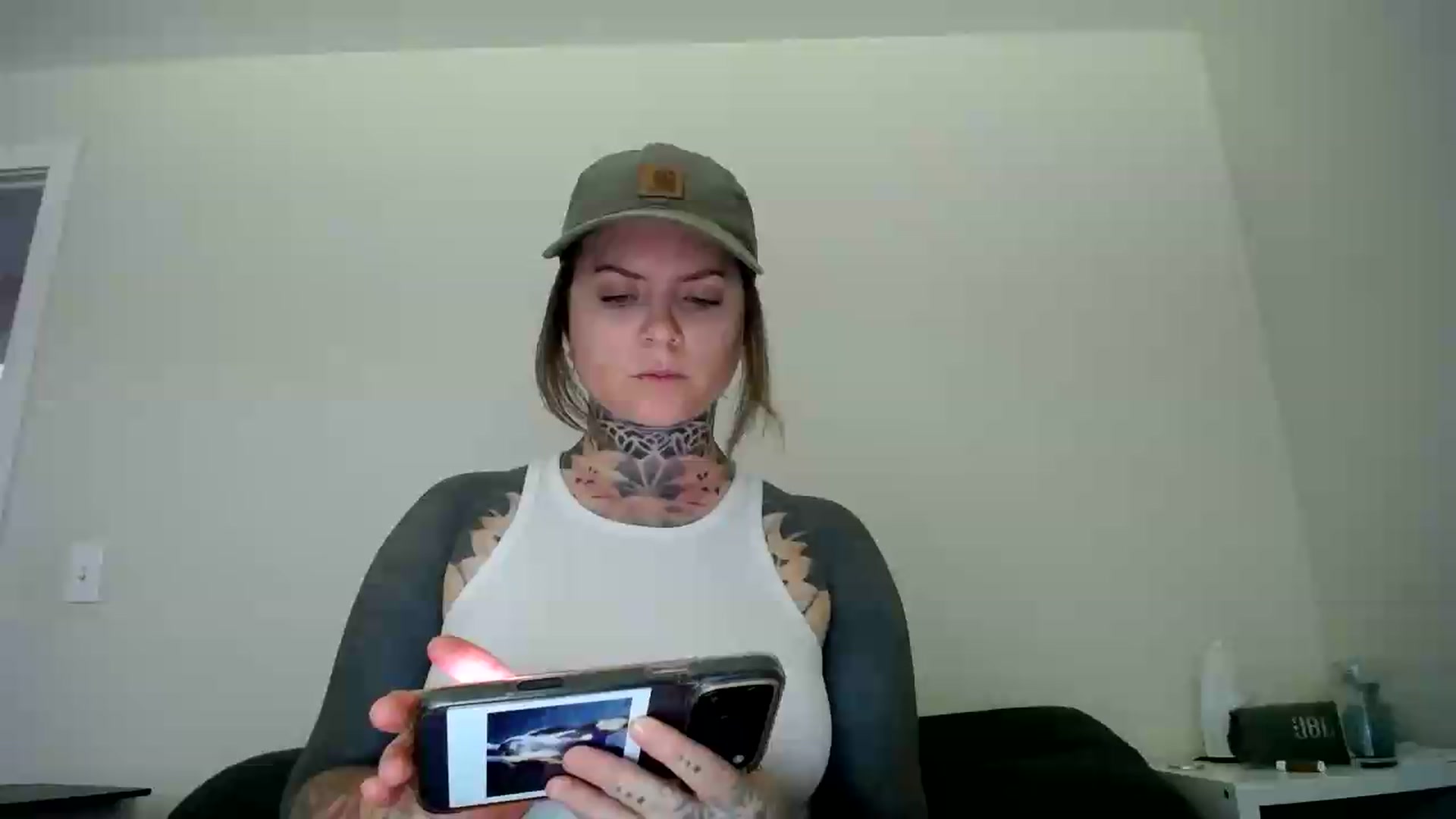 Gallery image thumbnail from ViVerdure's myfreecams stream on, 06/14/2026, 01:46 image 1 of 20