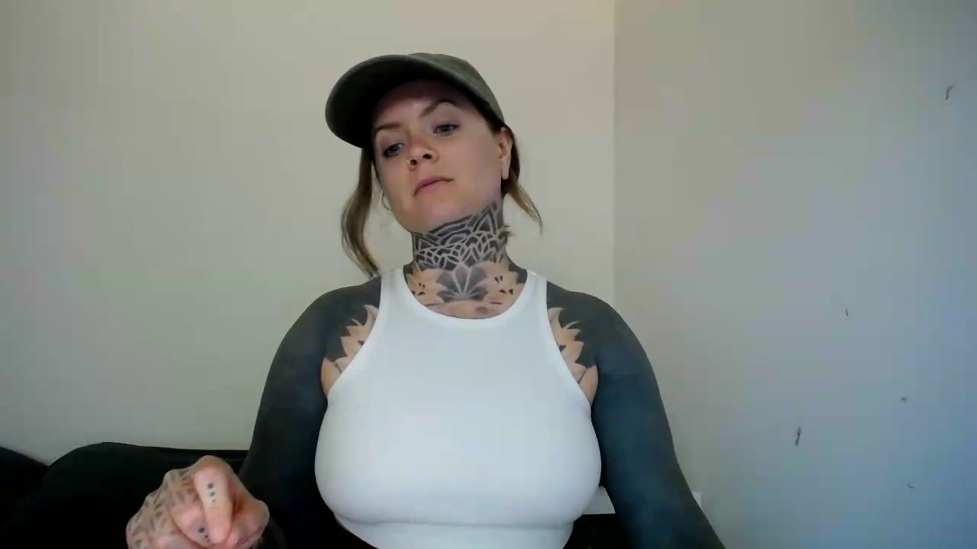 Gallery image thumbnail from ViVerdure's myfreecams stream on, 06/14/2026, 01:46 image 19 of 20