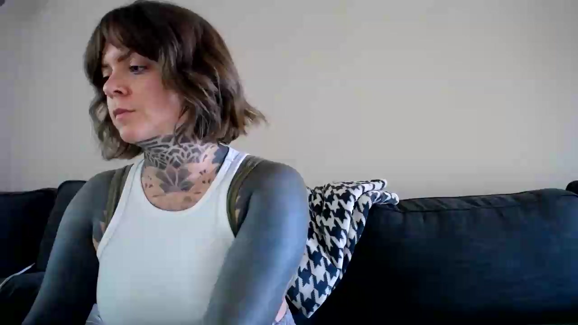 Gallery image thumbnail from ViVerdure's myfreecams stream on, 06/25/2026, 03:24 image 9 of 20