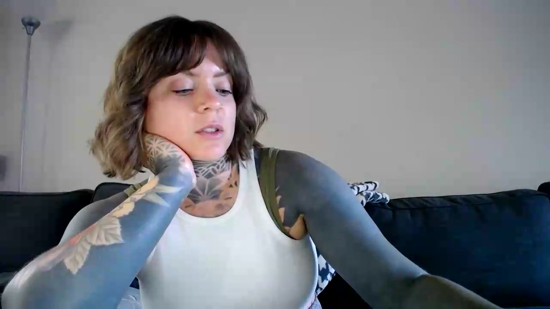 Gallery image thumbnail from ViVerdure's myfreecams stream on, 06/25/2026, 03:24 image 16 of 20