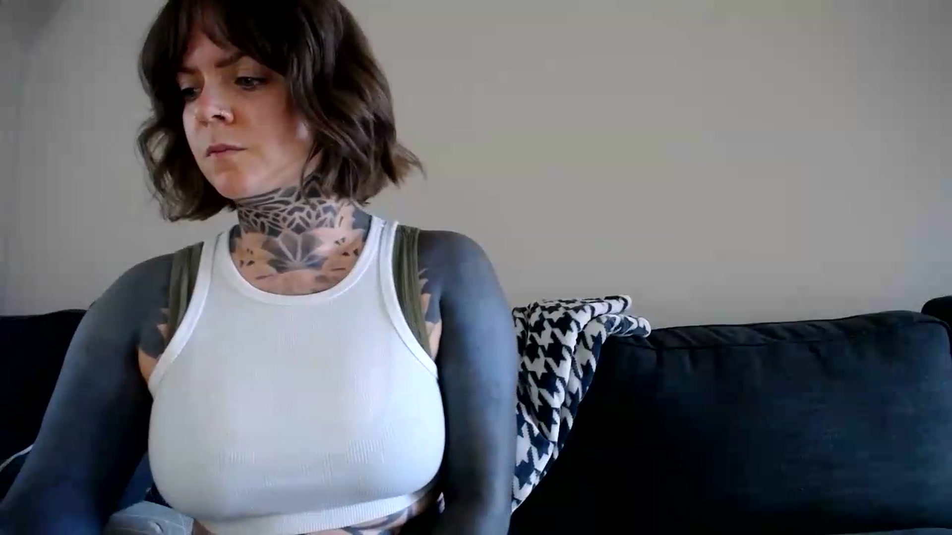 Gallery image thumbnail from ViVerdure's myfreecams stream on, 06/25/2026, 03:24 image 6 of 20
