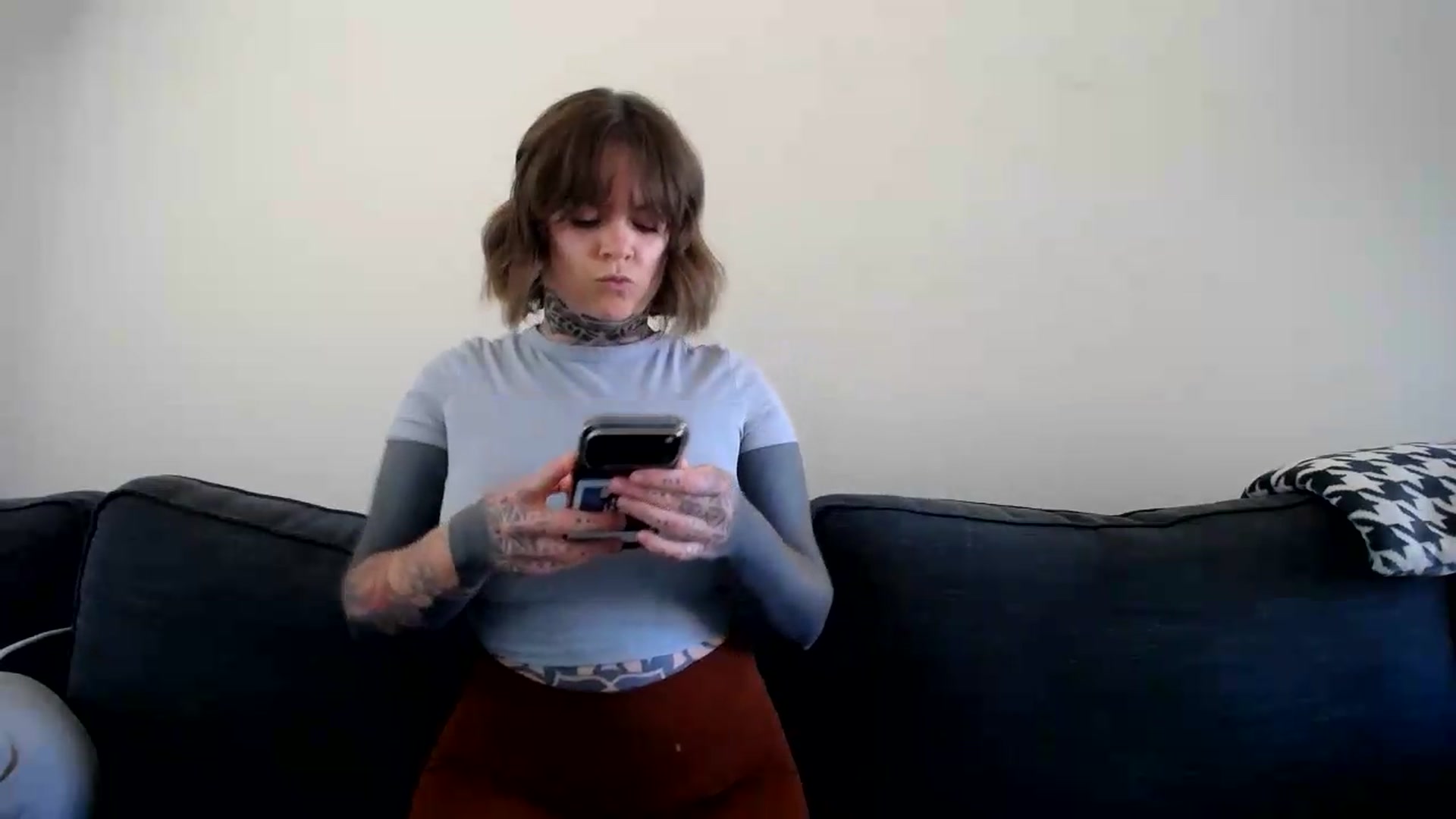 Gallery image thumbnail from ViVerdure's myfreecams stream on, 07/12/2026, 21:56 image 16 of 20