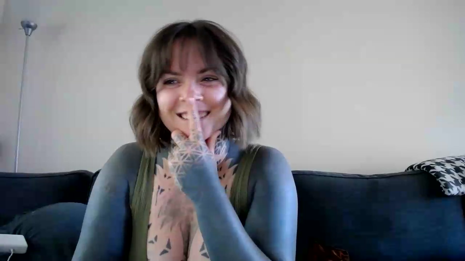 Gallery image thumbnail from ViVerdure's myfreecams stream on, 07/13/2026, 02:41 image 13 of 20