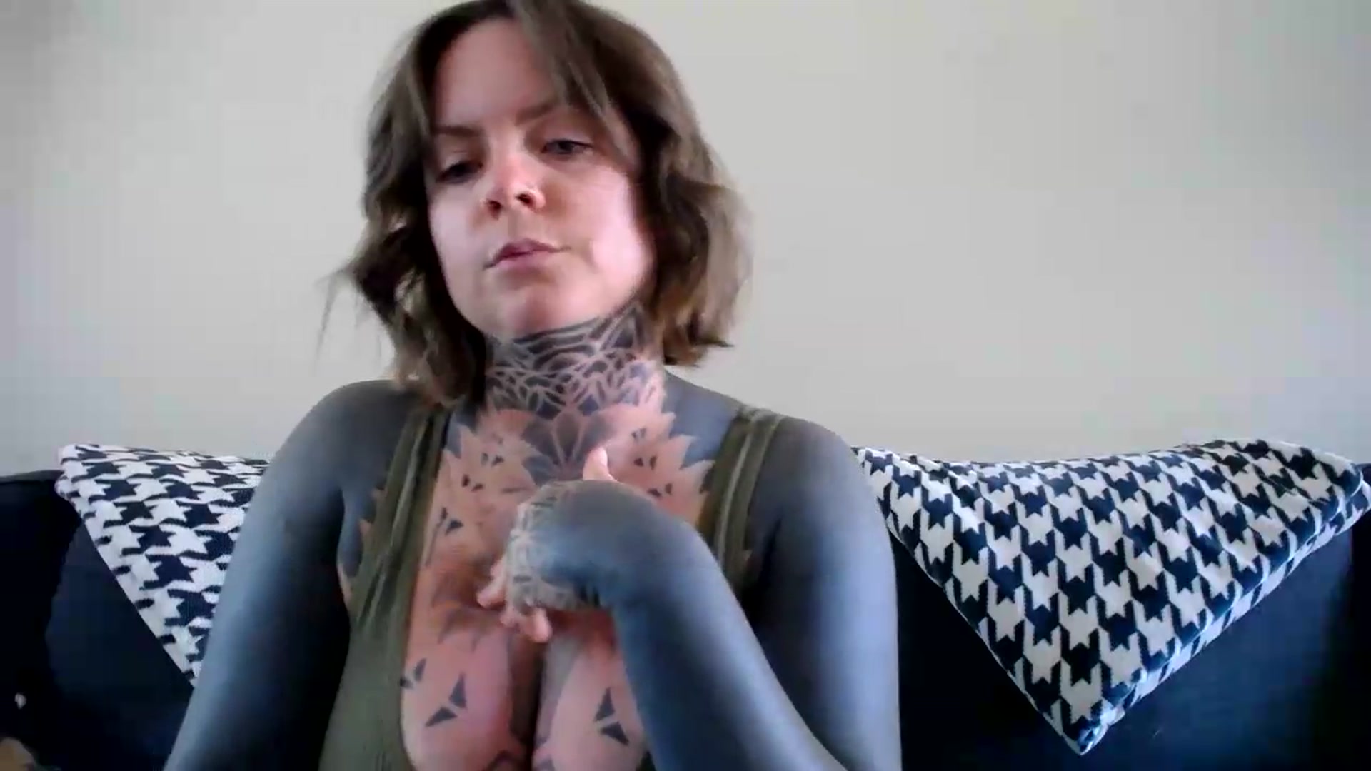 Gallery image thumbnail from ViVerdure's myfreecams stream on, 08/02/2026, 23:14 image 14 of 20
