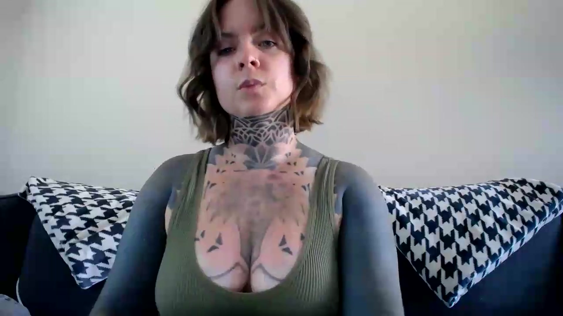 Gallery image thumbnail from ViVerdure's myfreecams stream on, 08/03/2026, 24:00 image 9 of 20