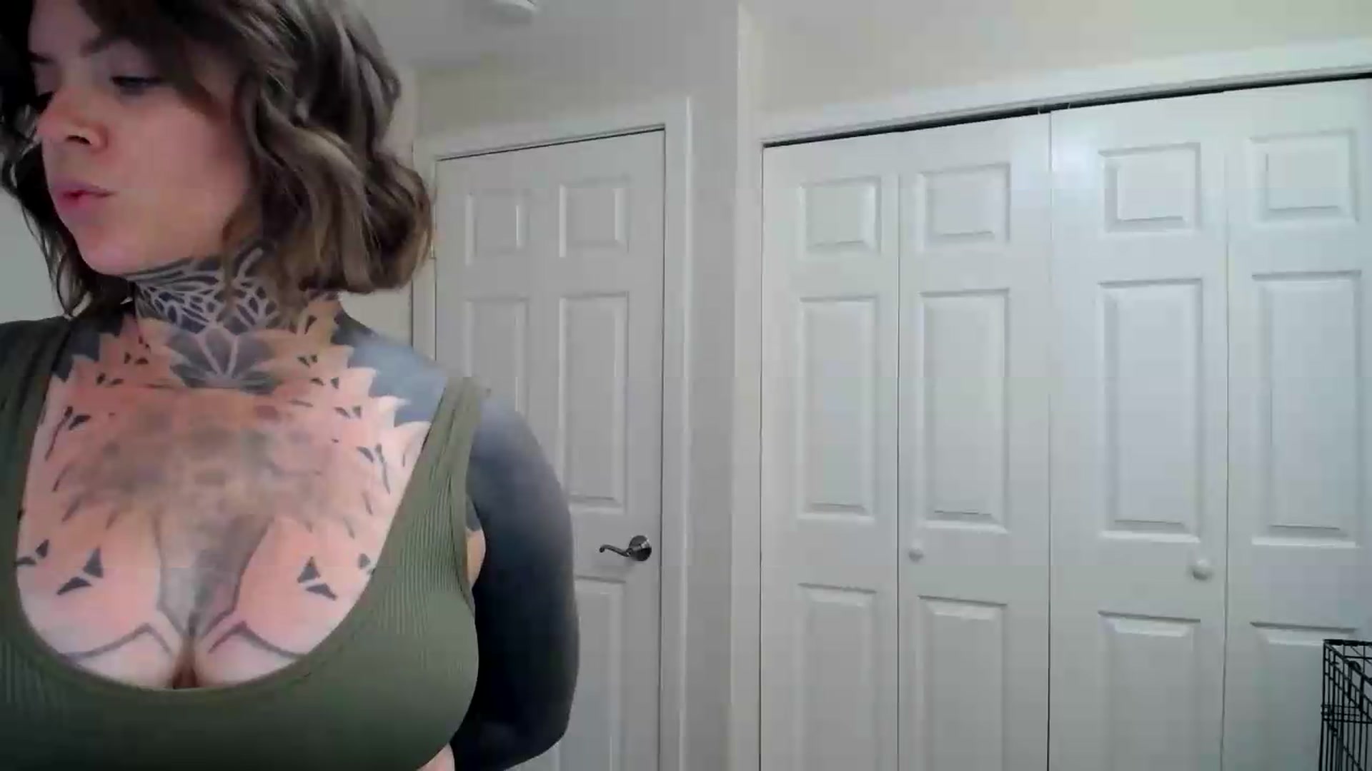 Gallery image thumbnail from ViVerdure's myfreecams stream on, 08/03/2026, 24:00 image 17 of 20