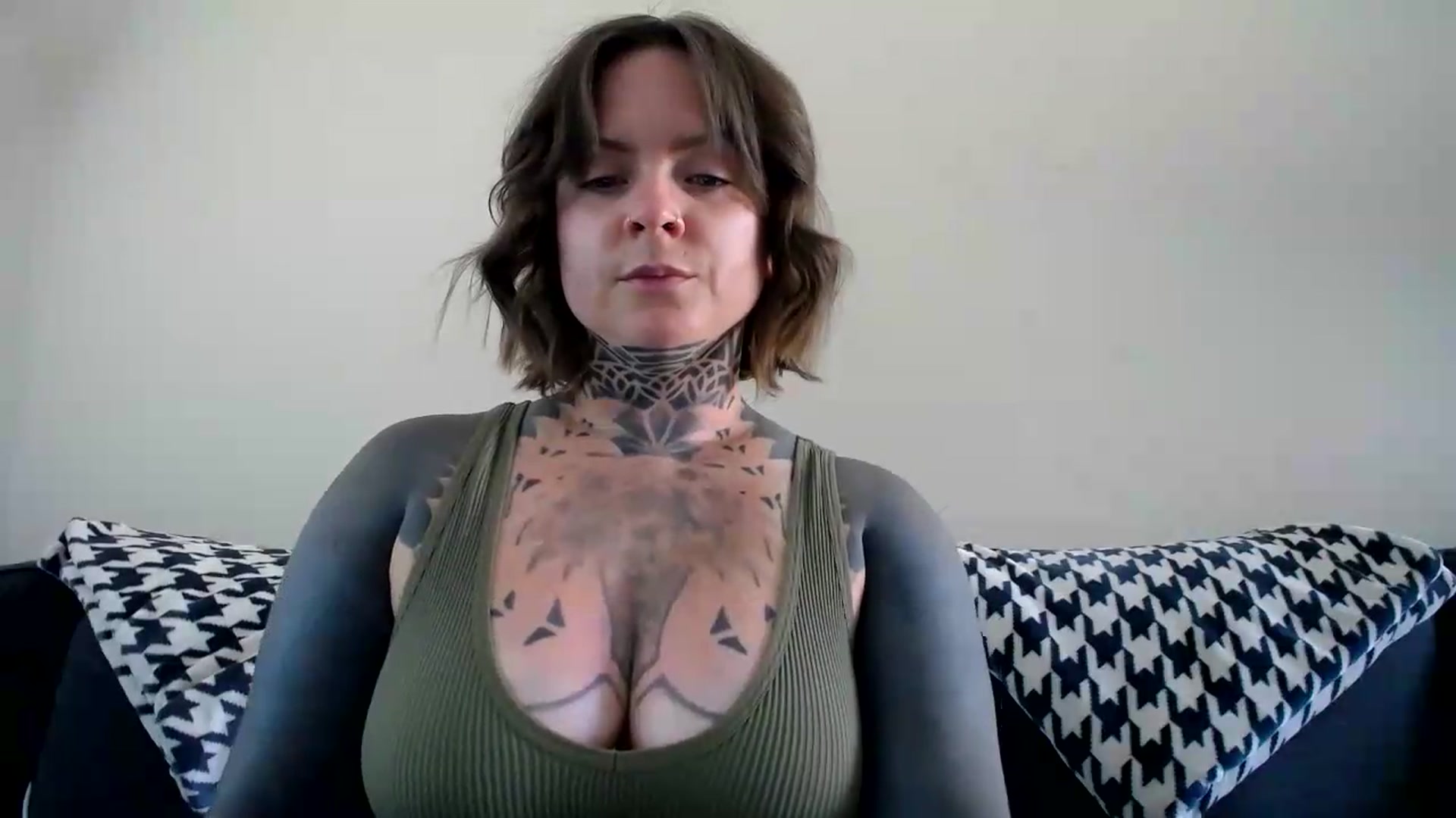 Gallery image thumbnail from ViVerdure's myfreecams stream on, 08/03/2026, 24:00 image 2 of 20