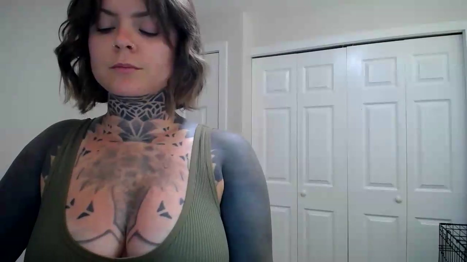 Gallery image thumbnail from ViVerdure's myfreecams stream on, 08/03/2026, 02:01 image 12 of 20