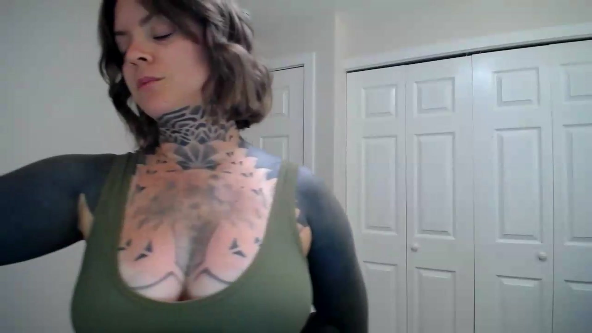 Gallery image thumbnail from ViVerdure's myfreecams stream on, 08/03/2026, 02:01 image 10 of 20