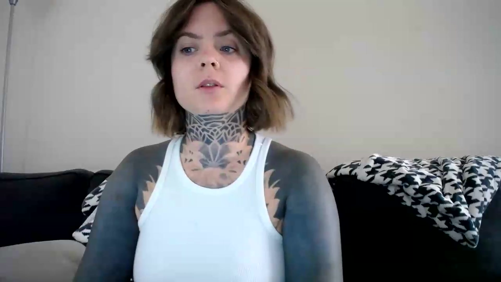Gallery image thumbnail from ViVerdure's myfreecams stream on, 08/06/2026, 02:02 image 17 of 20