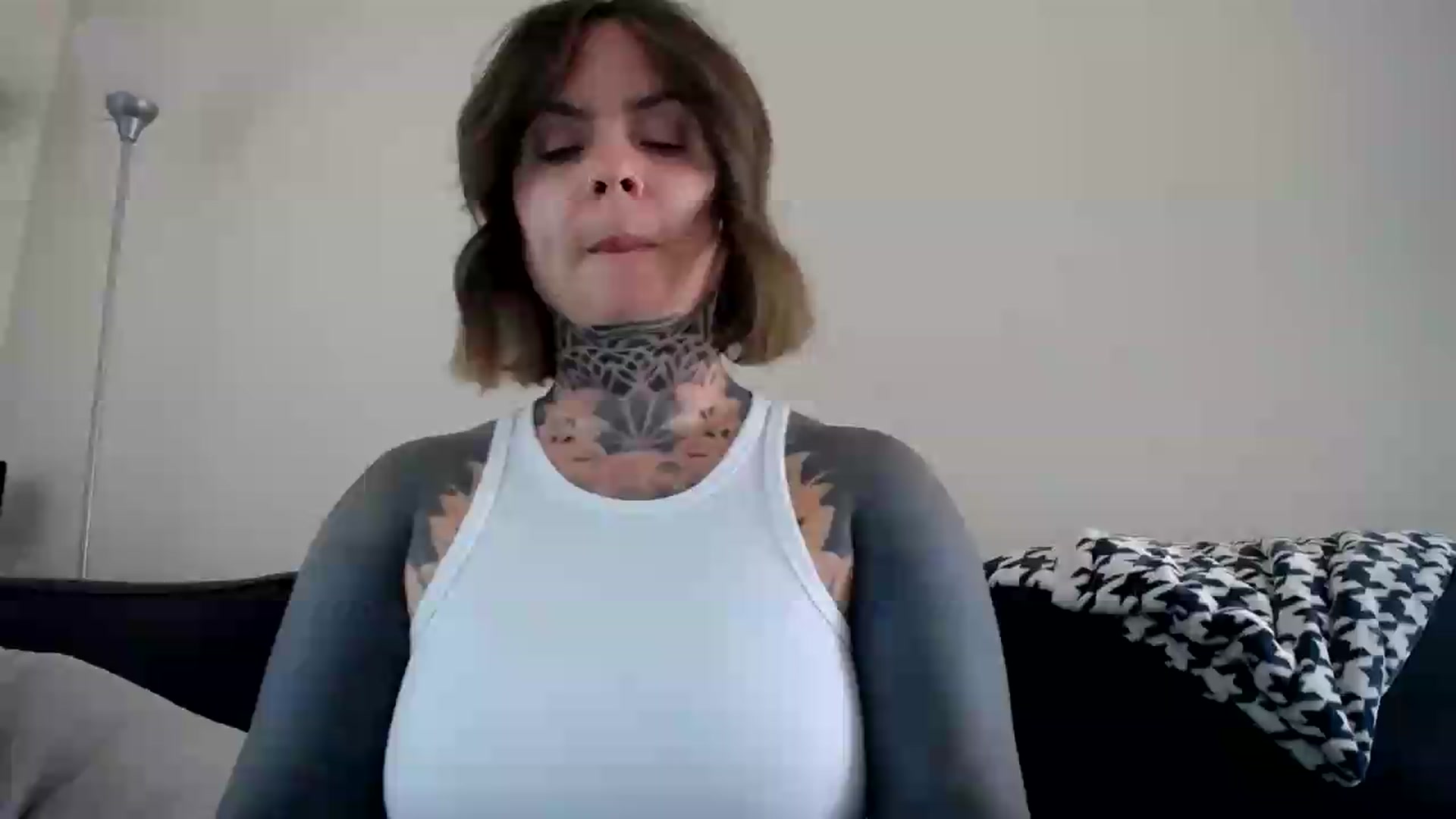 Gallery image thumbnail from ViVerdure's myfreecams stream on, 08/06/2026, 02:02 image 1 of 20