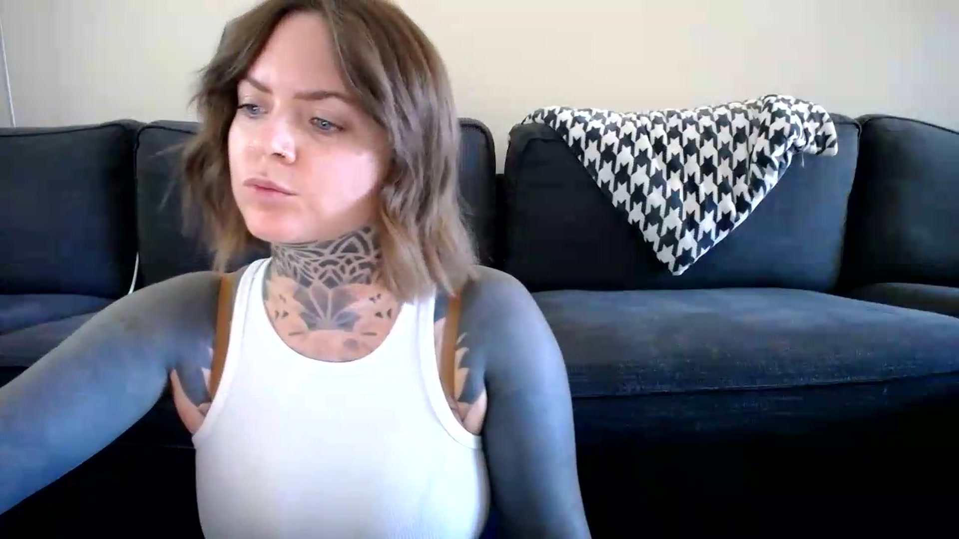 Gallery image thumbnail from ViVerdure's myfreecams stream on, 08/09/2026, 02:03 image 14 of 20